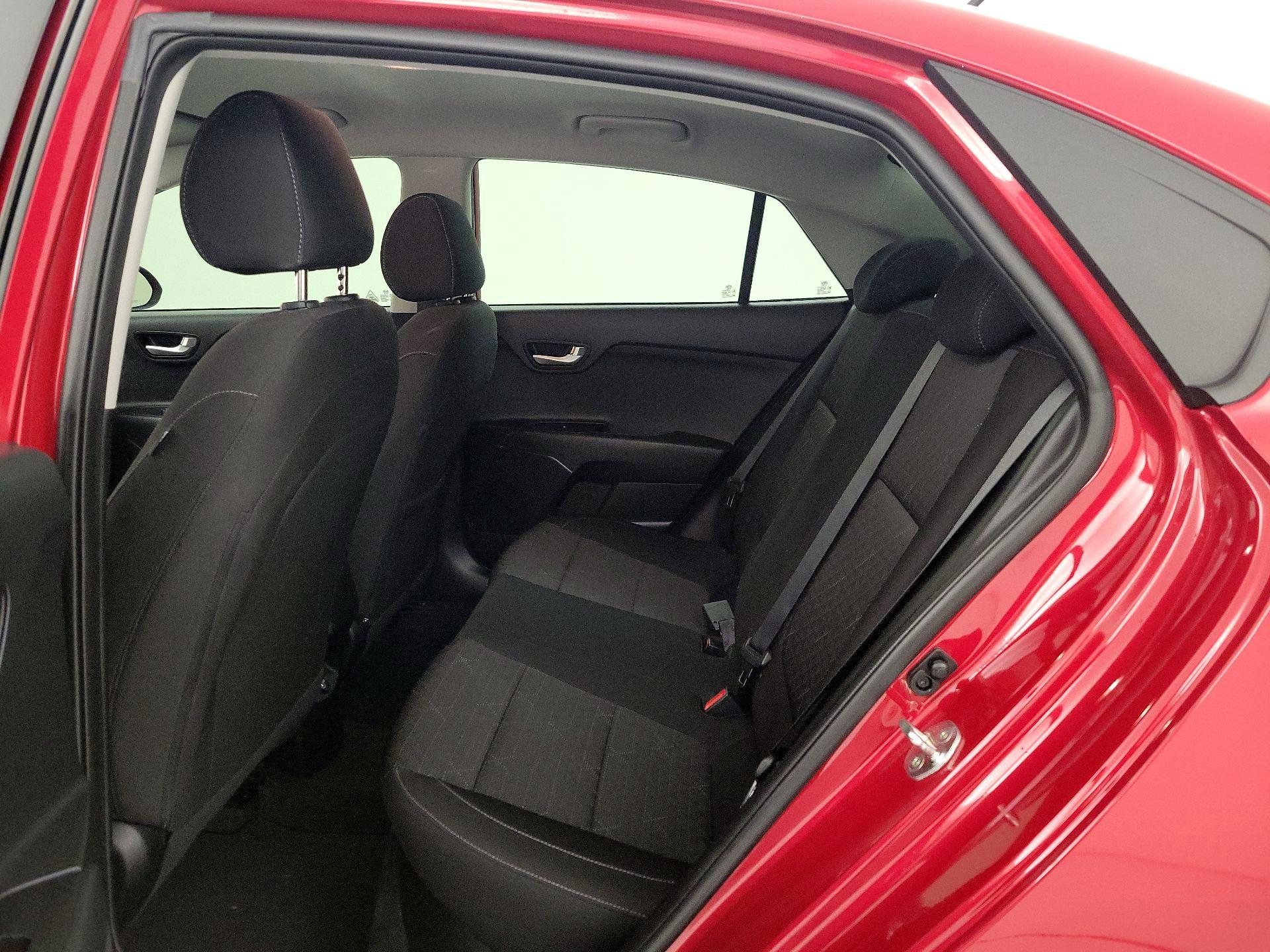 Thumbnail: 2021 Kia Rio - 18