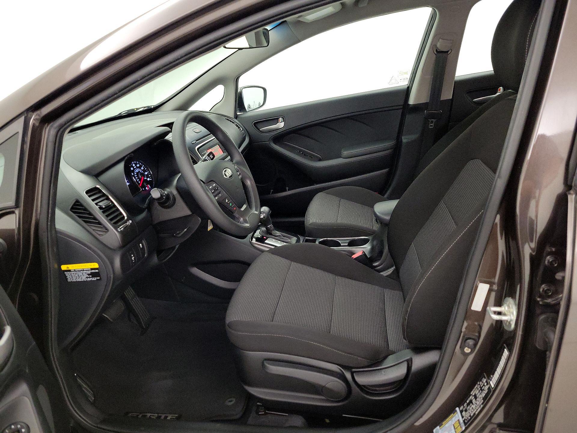 Thumbnail: 2018 Kia Forte - 11