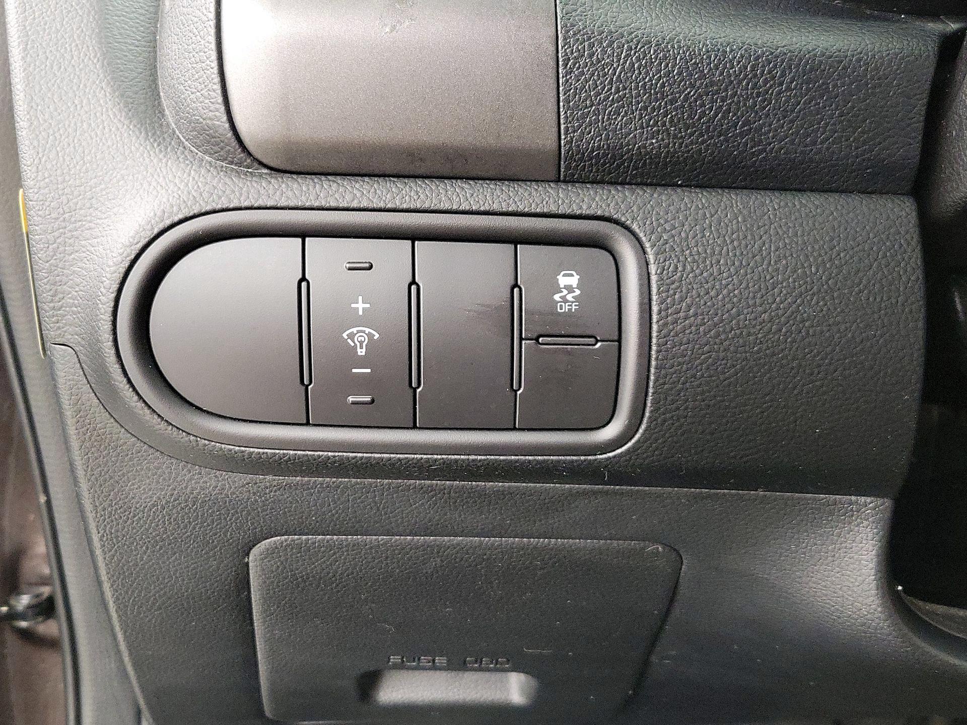 Thumbnail: 2018 Kia Forte - 13