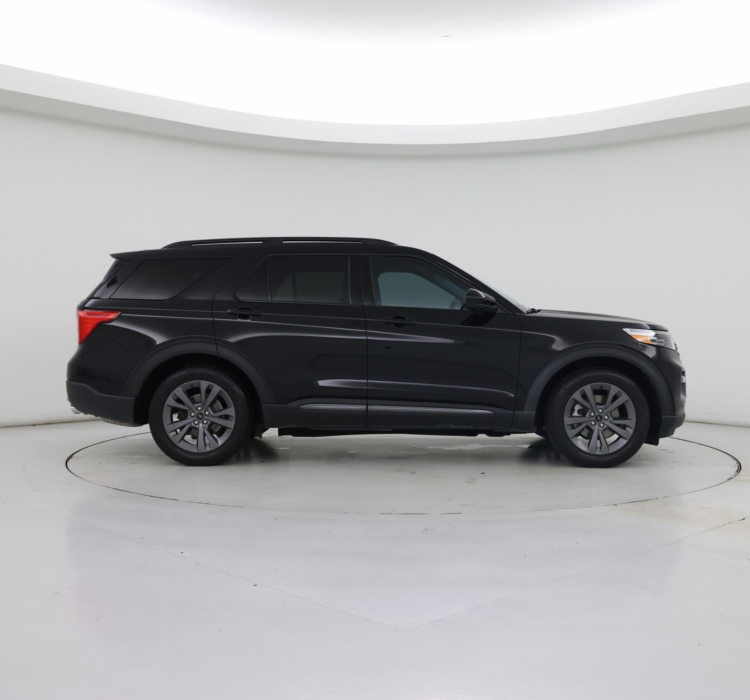 Thumbnail: 2022 Ford Explorer - 7