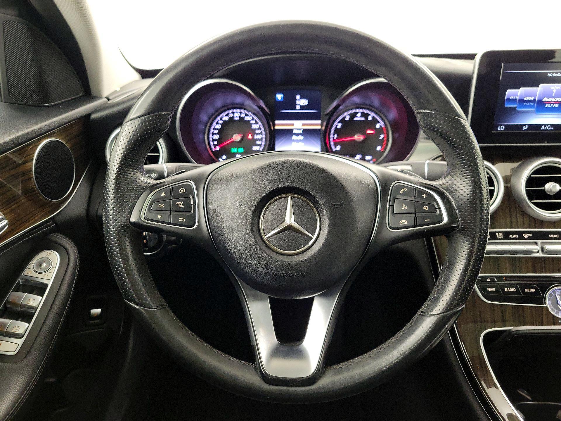 Thumbnail: 2015 Mercedes-Benz C-Class - 10