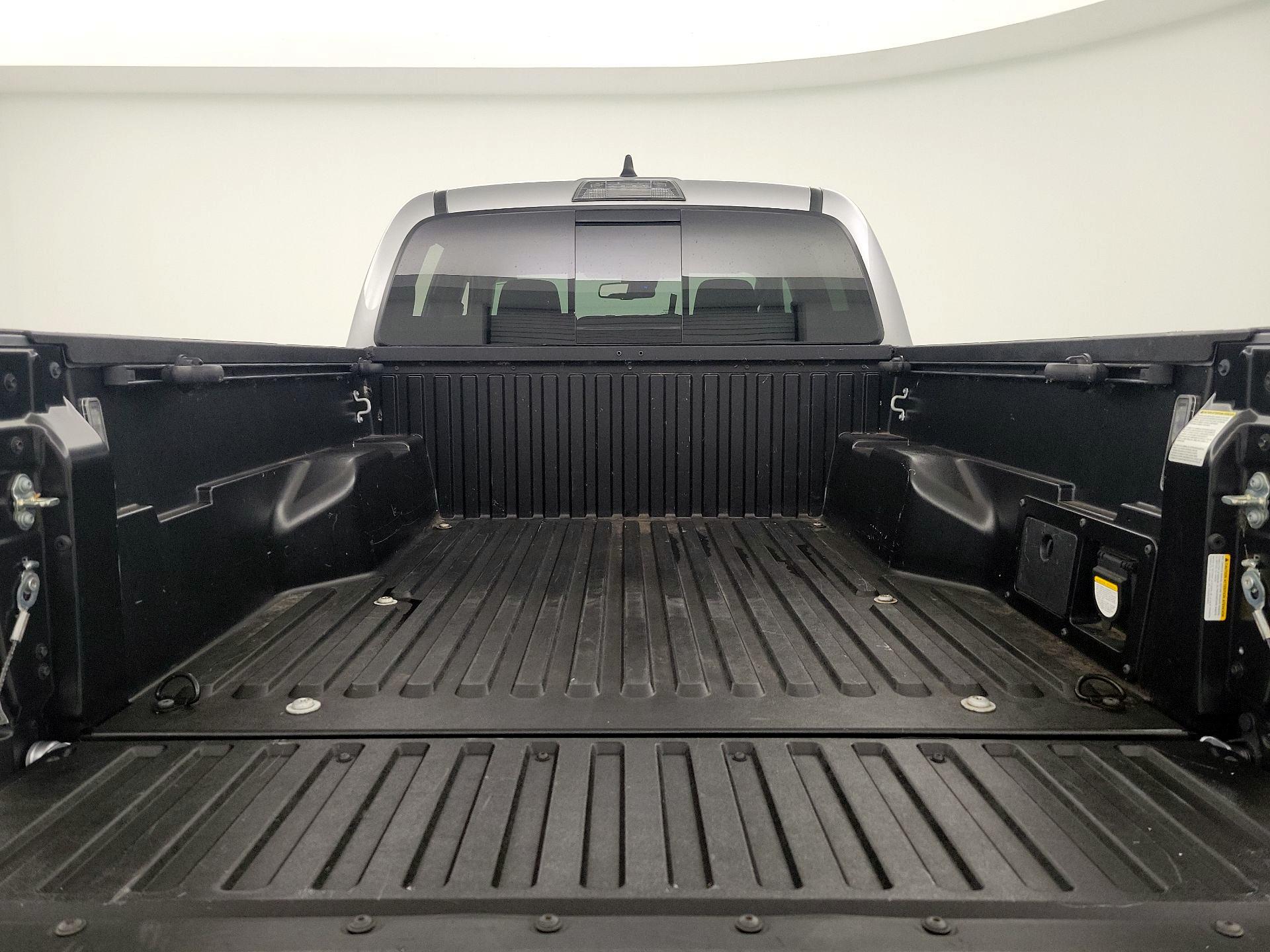 Thumbnail: 2020 Toyota Tacoma - 19