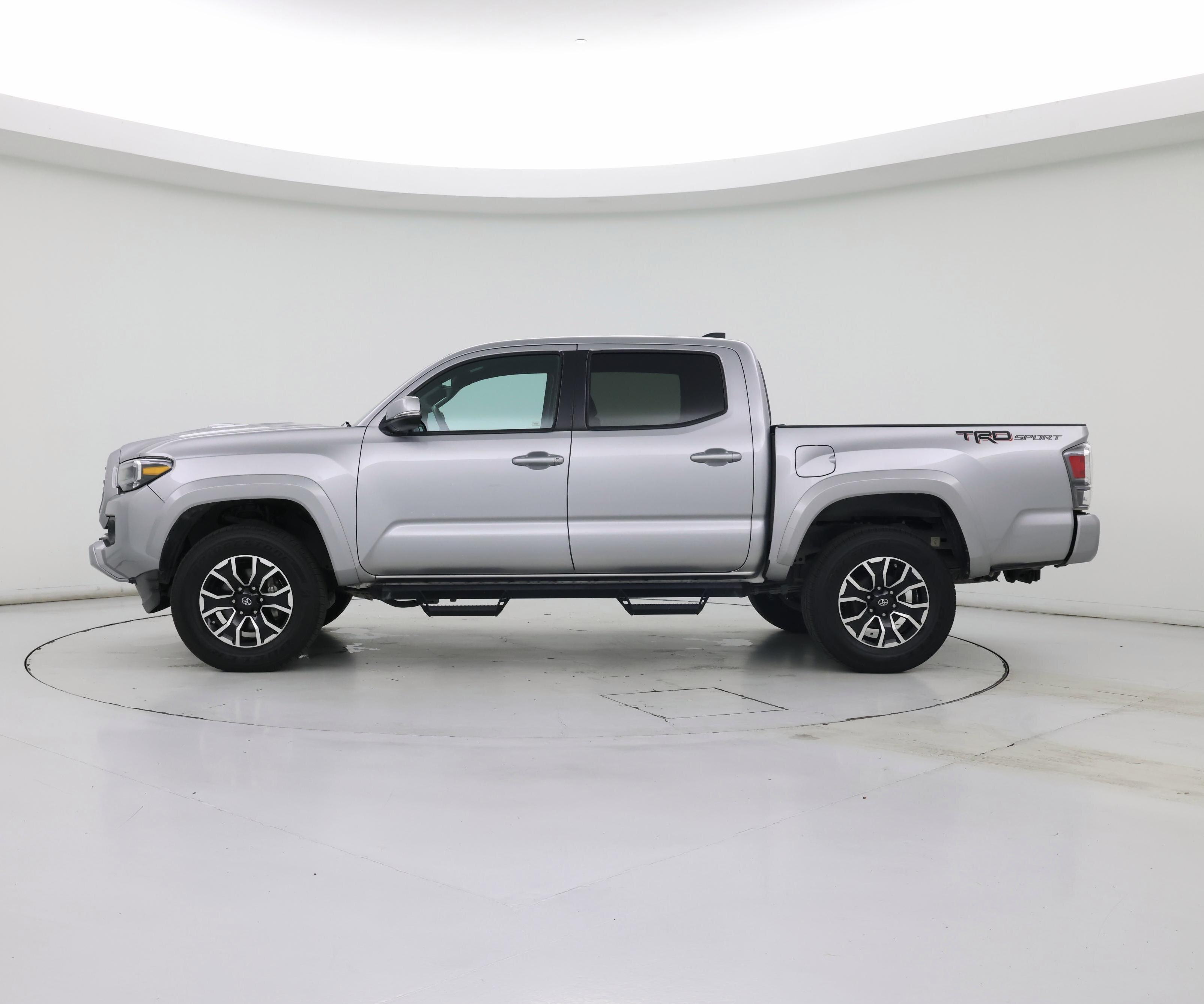 Thumbnail: 2020 Toyota Tacoma - 3