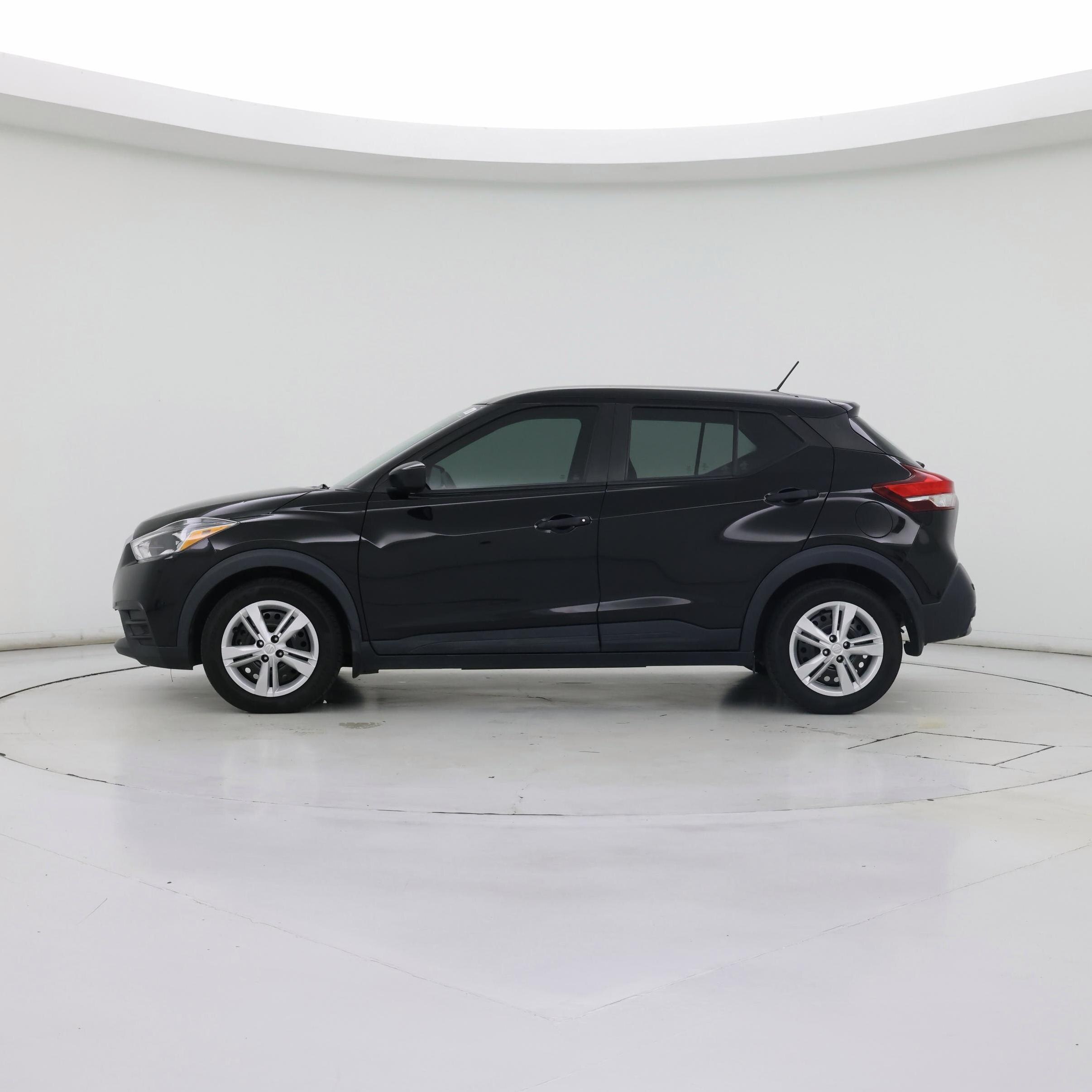 Thumbnail: 2020 Nissan Kicks - 3