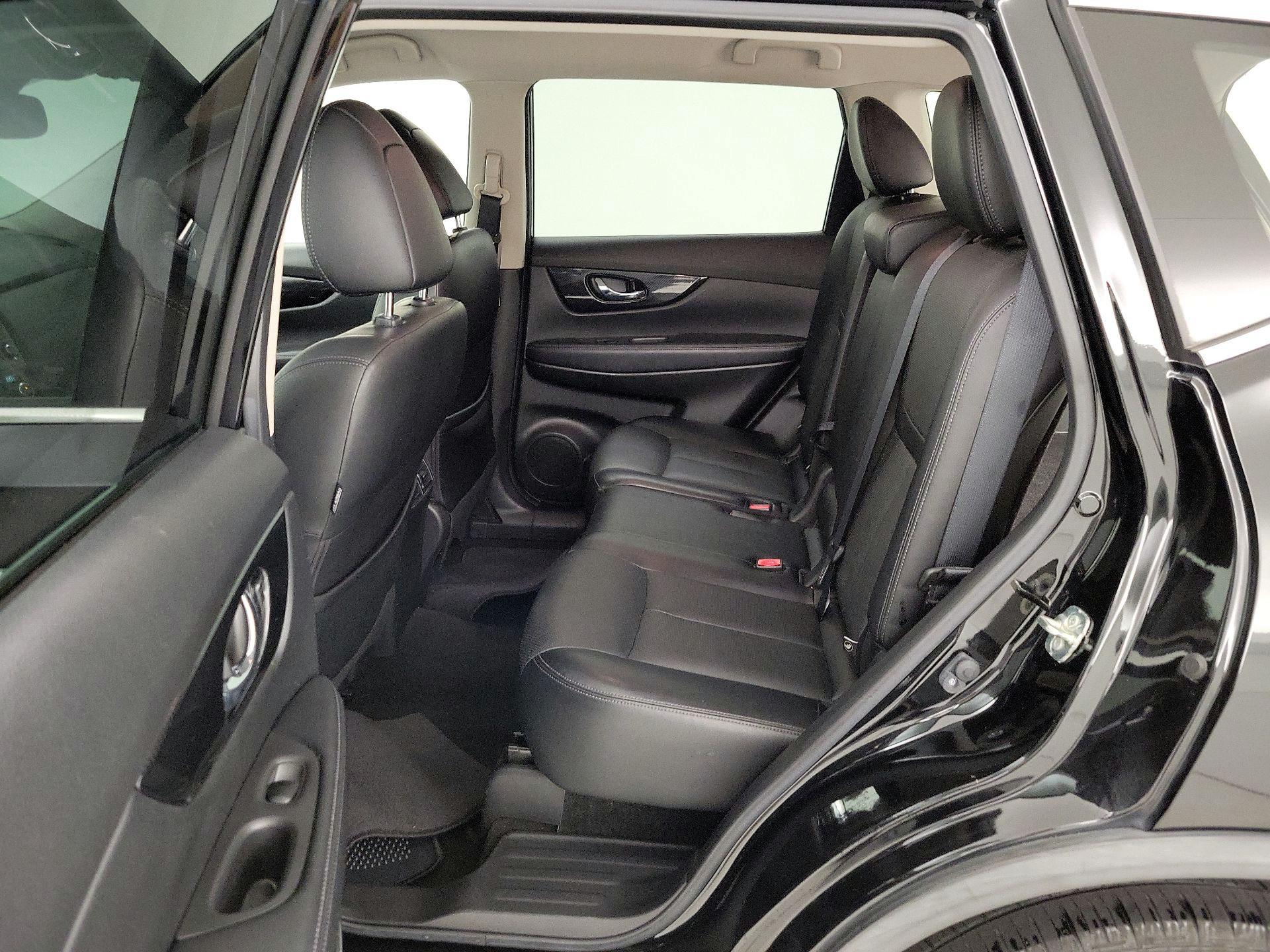 Thumbnail: 2018 Nissan Rogue - 20
