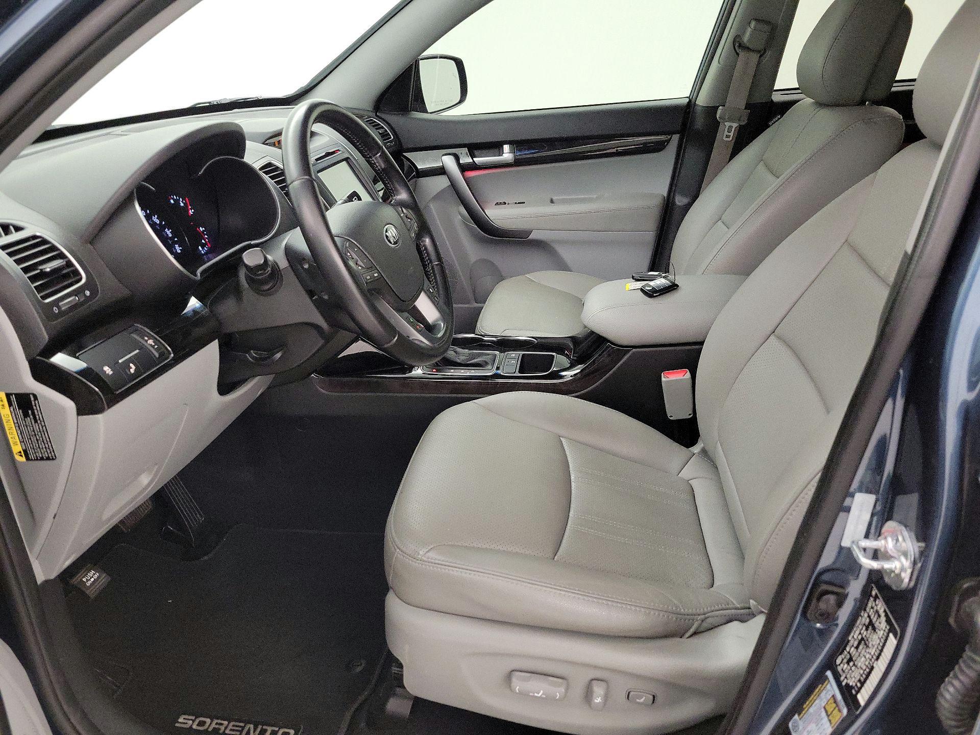Thumbnail: 2014 Kia Sorento - 11