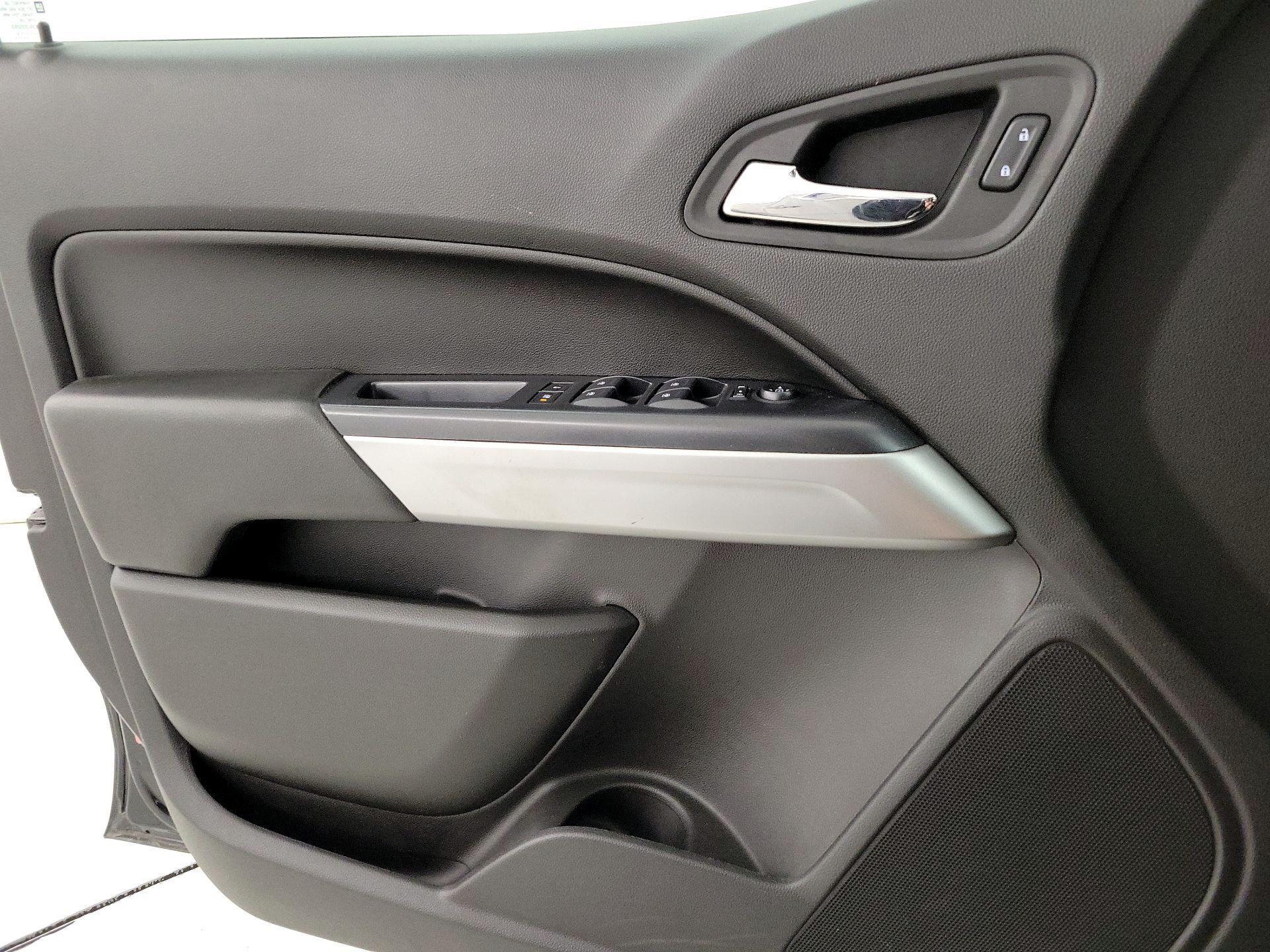 Thumbnail: 2019 Chevrolet Colorado - 12