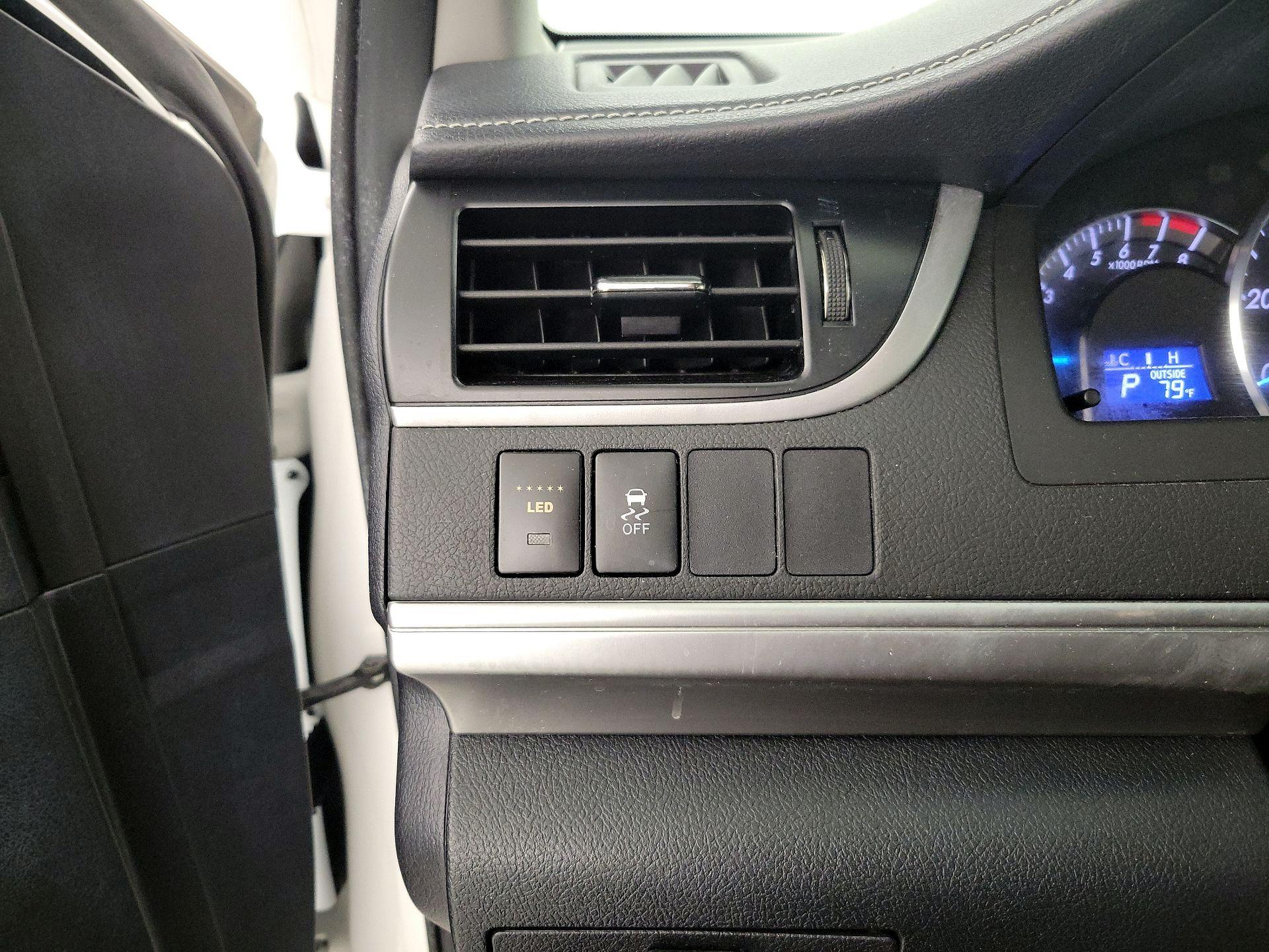 Thumbnail: 2014 Toyota Camry - 13