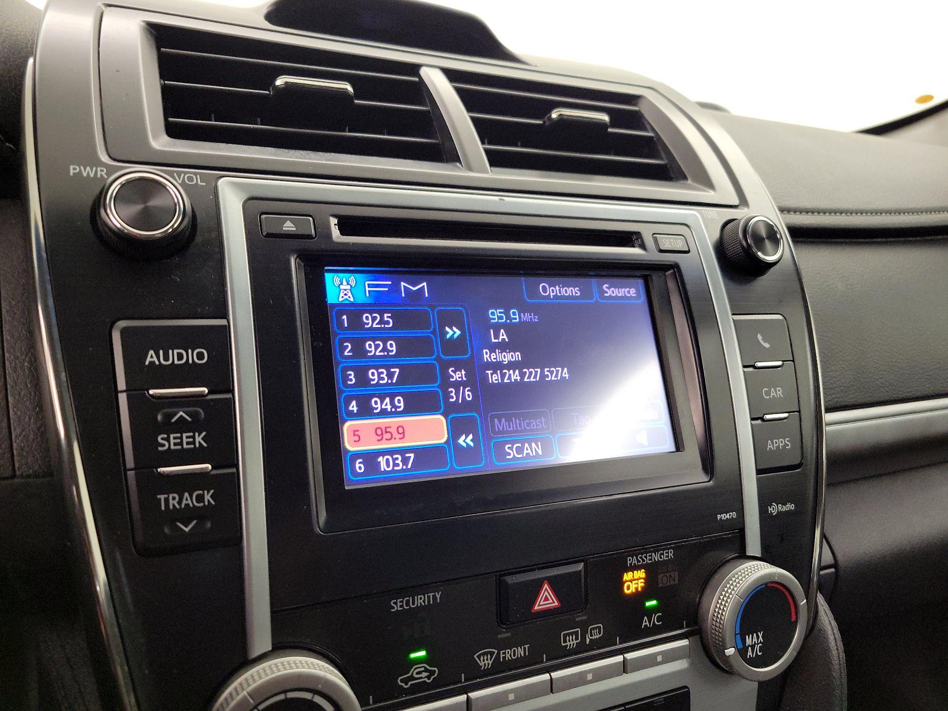 Thumbnail: 2014 Toyota Camry - 14