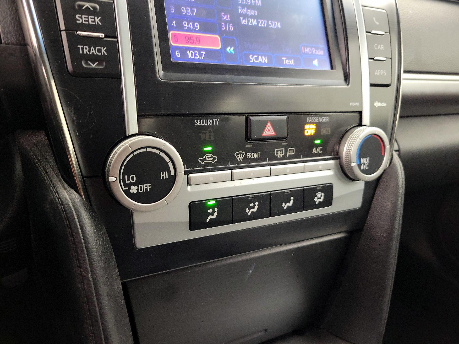 Thumbnail: 2014 Toyota Camry - 15