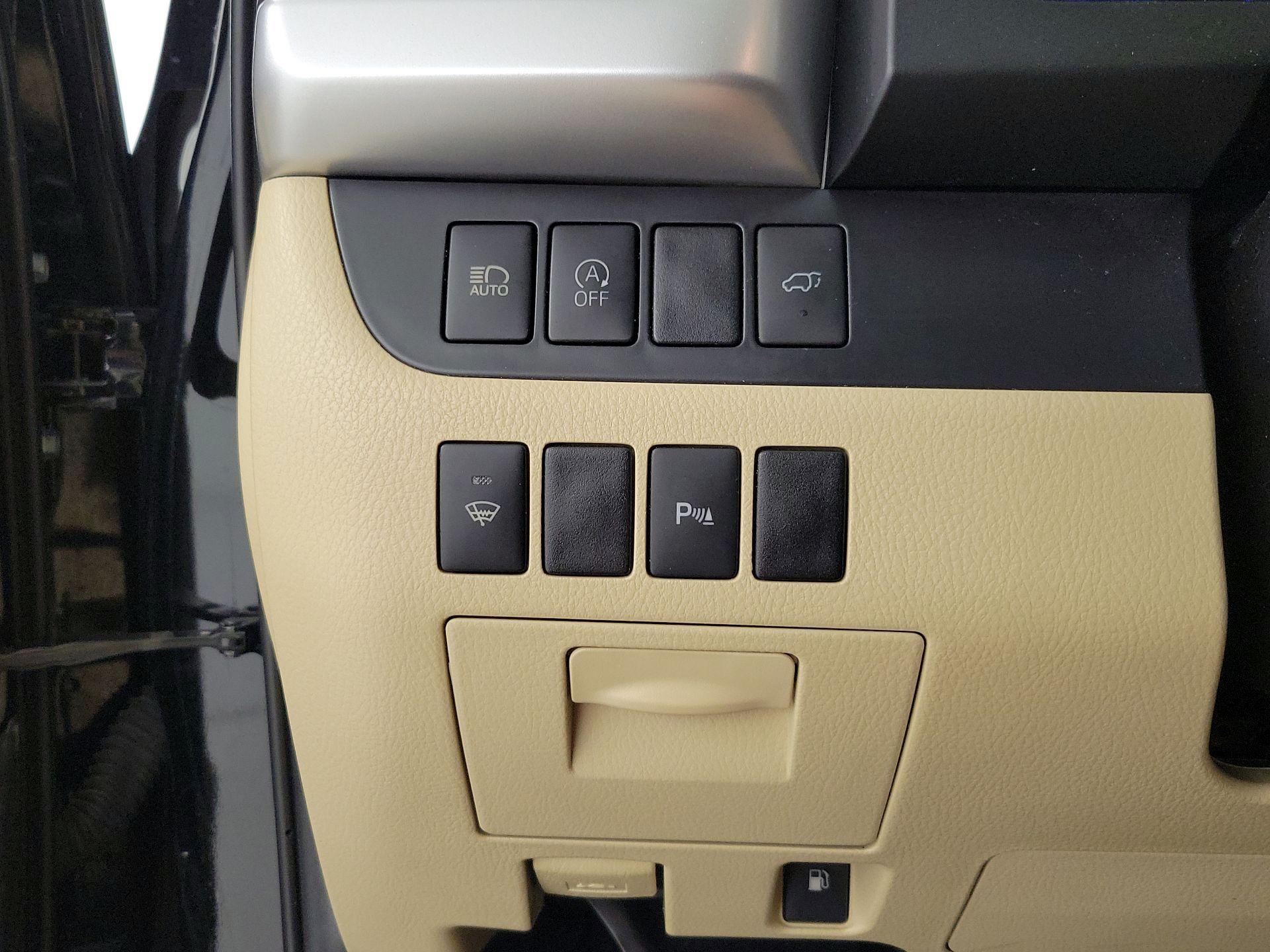 Thumbnail: 2019 Toyota Highlander - 13