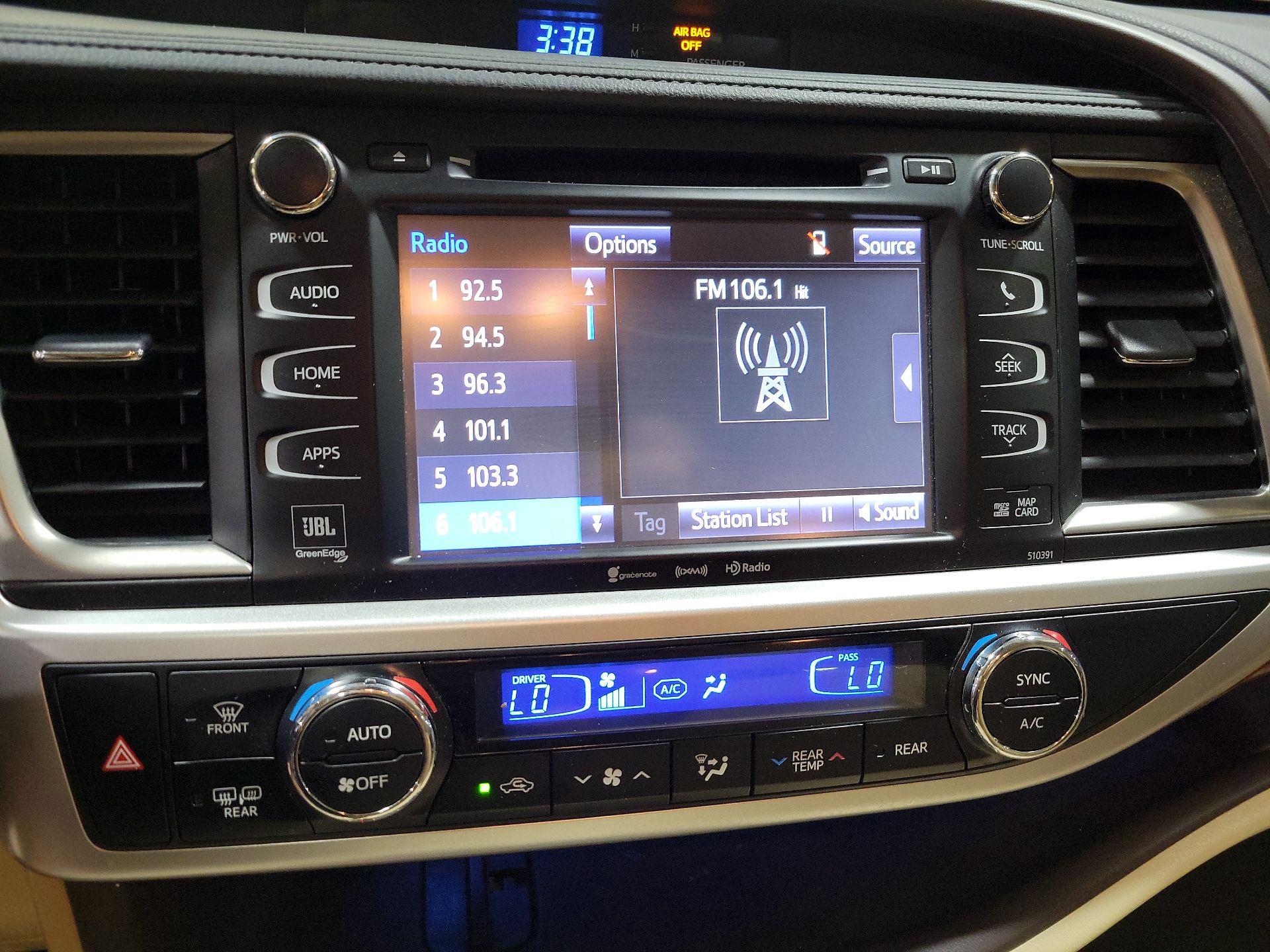 Thumbnail: 2019 Toyota Highlander - 15