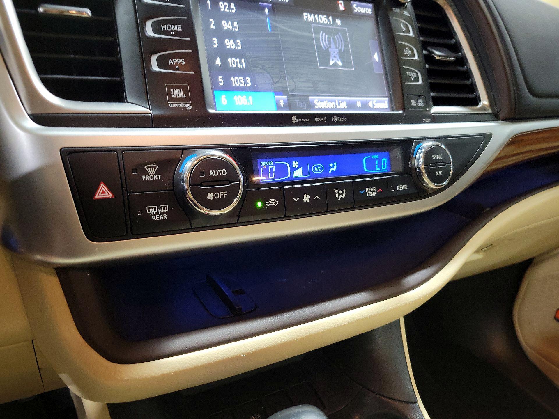Thumbnail: 2019 Toyota Highlander - 16