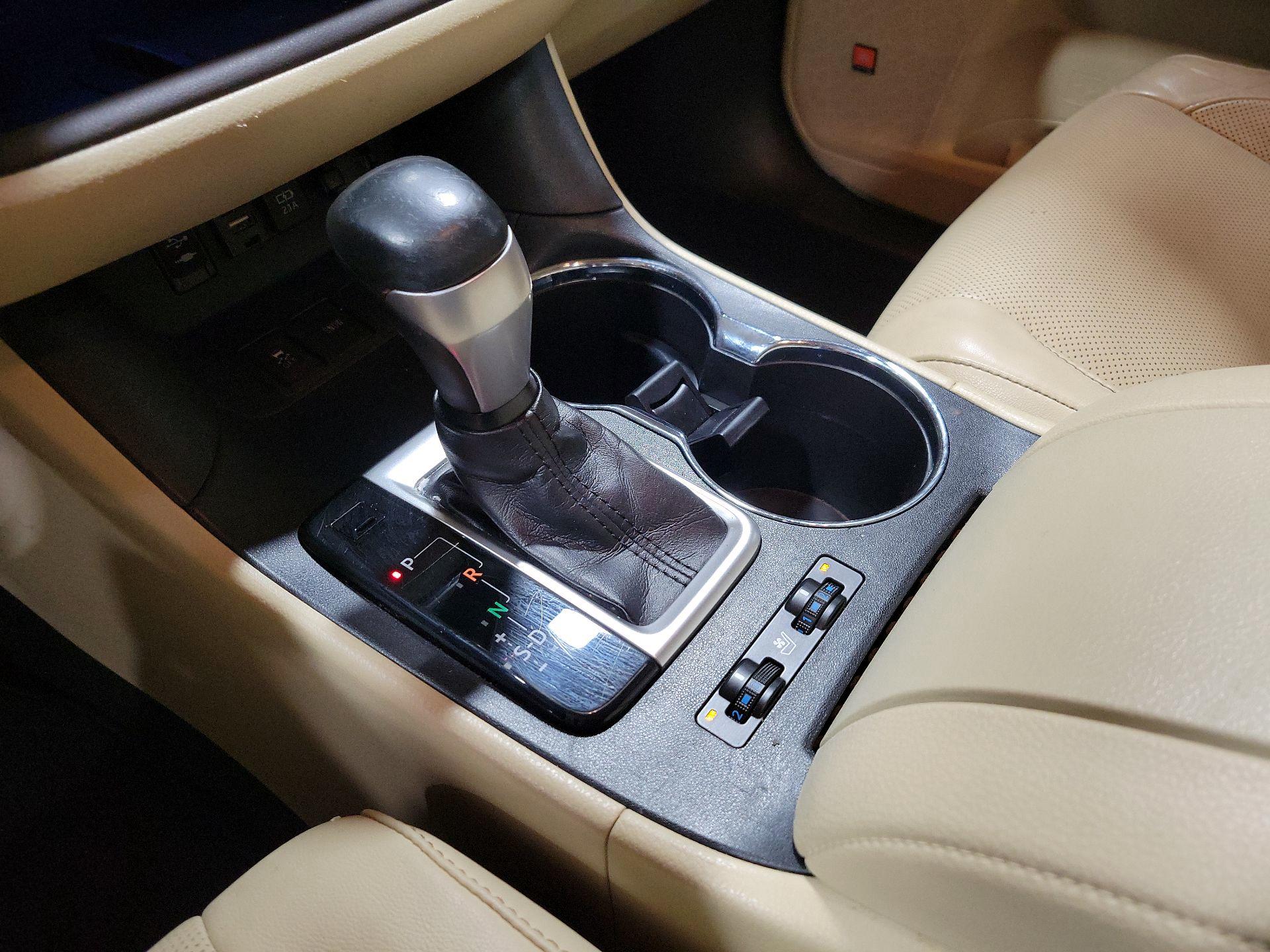 Thumbnail: 2019 Toyota Highlander - 17