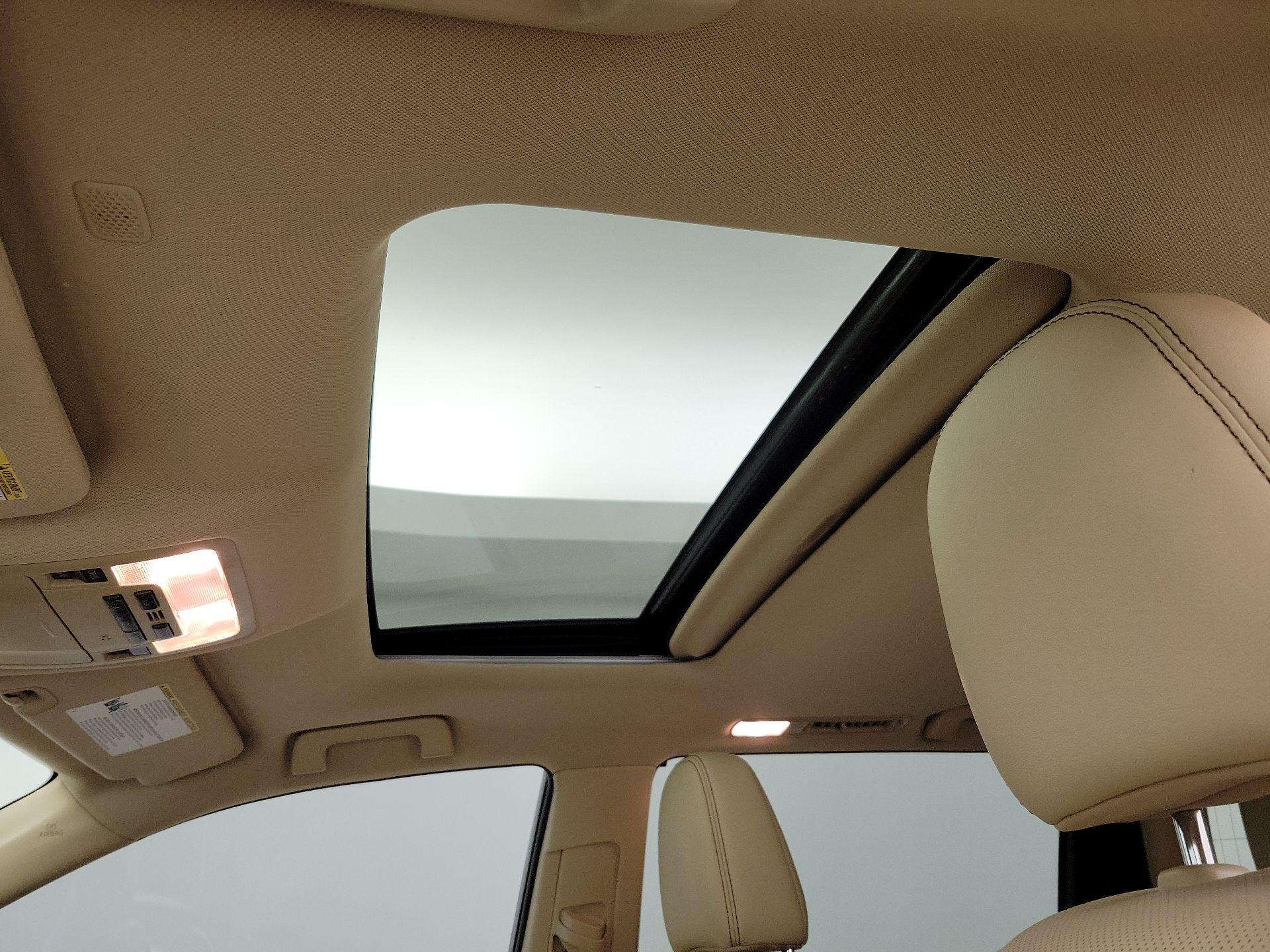 Thumbnail: 2019 Toyota Highlander - 19