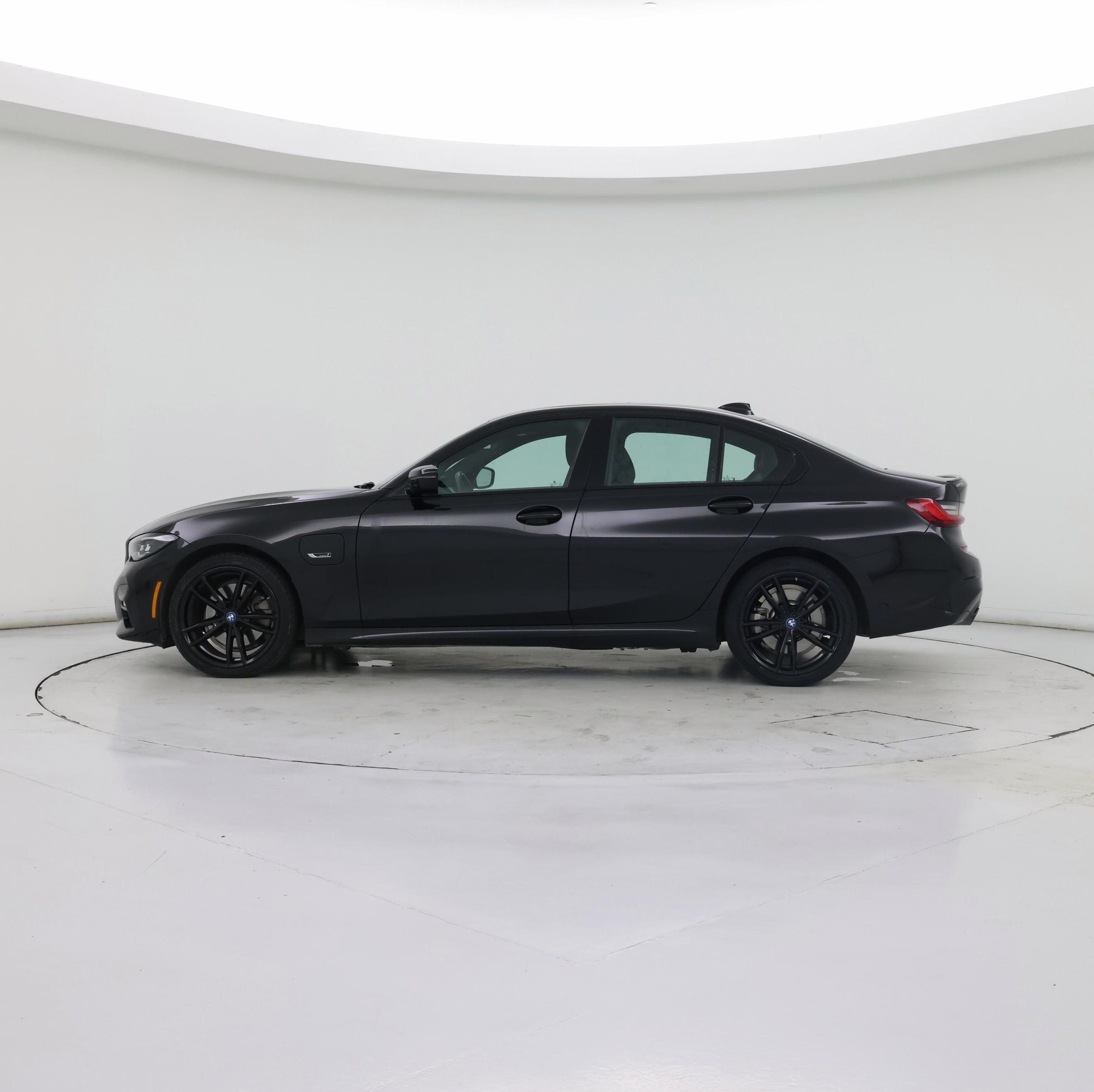 Thumbnail: 2022 BMW 3 Series - 3