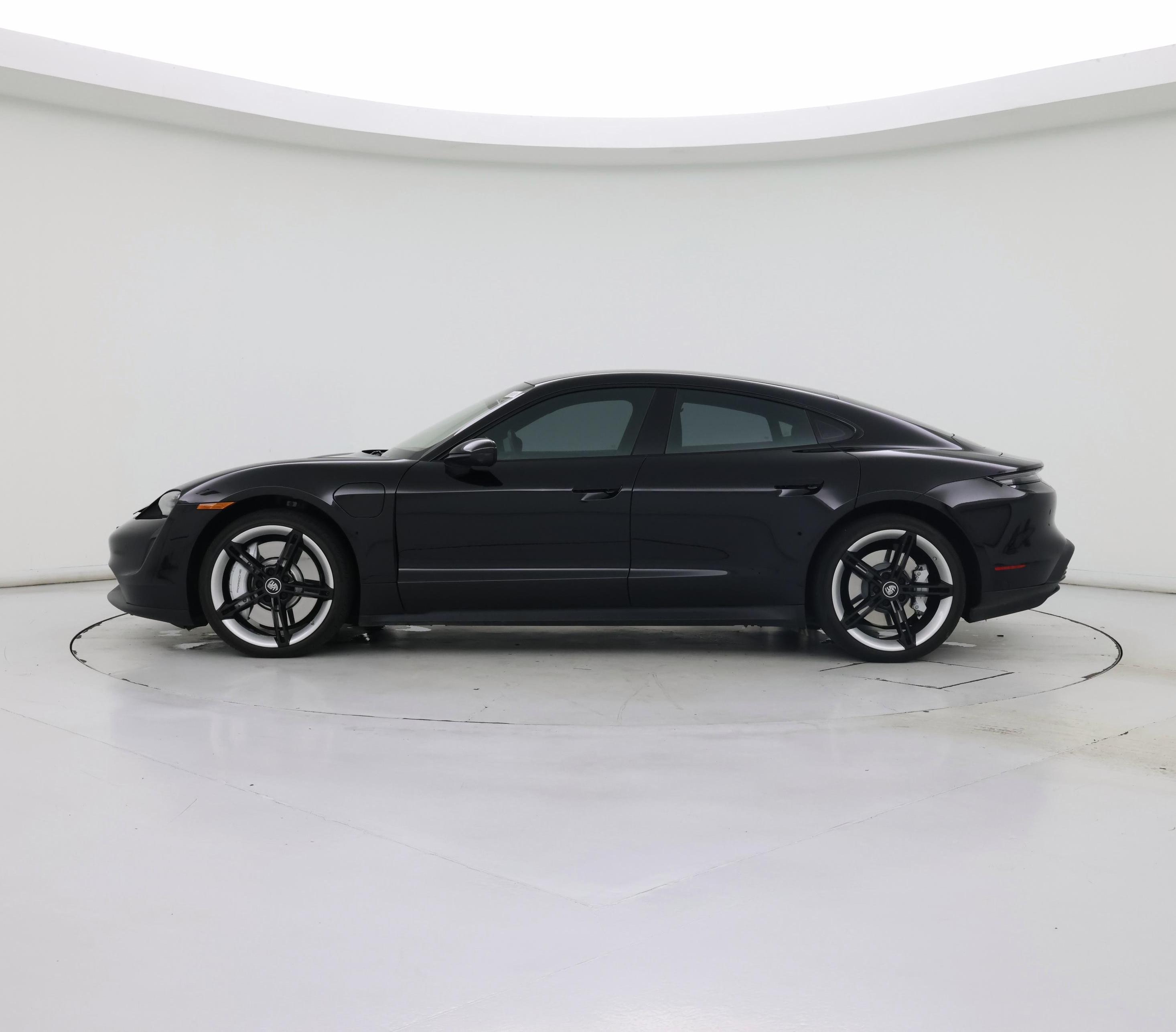 Thumbnail: 2021 Porsche Taycan - 3