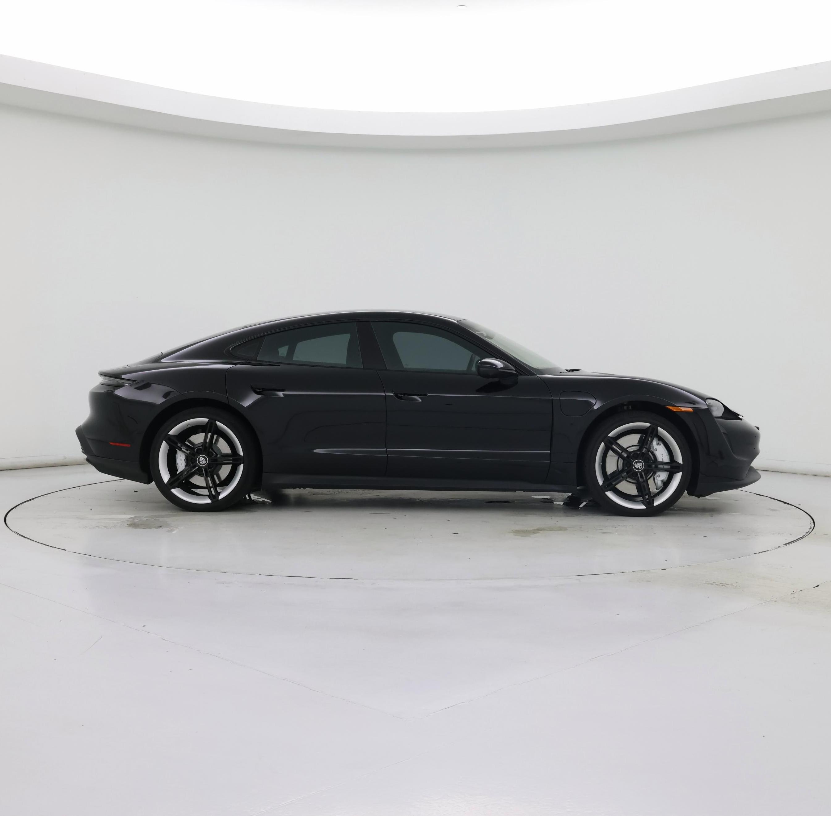 Thumbnail: 2021 Porsche Taycan - 7