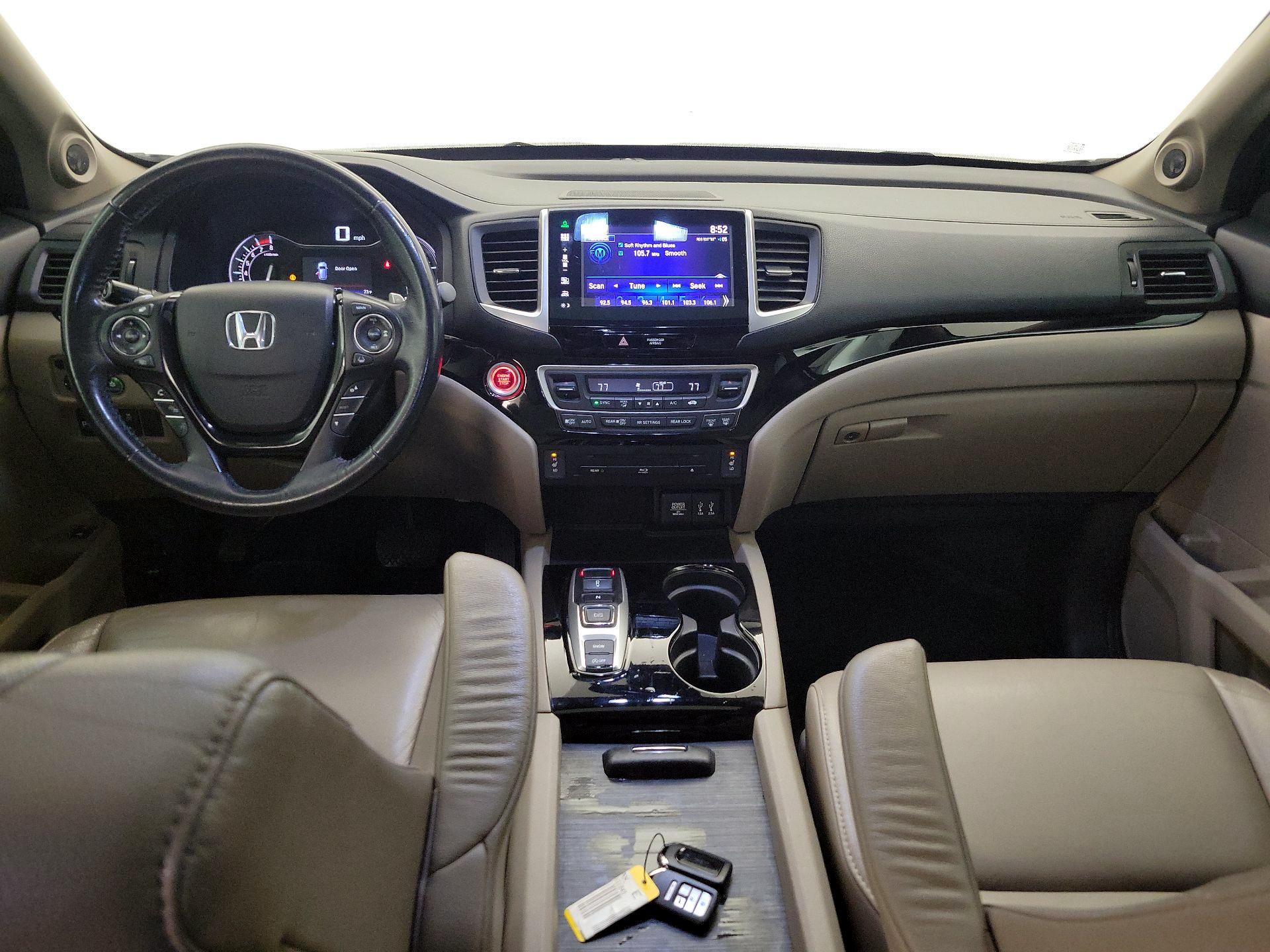 Thumbnail: 2016 Honda Pilot - 9
