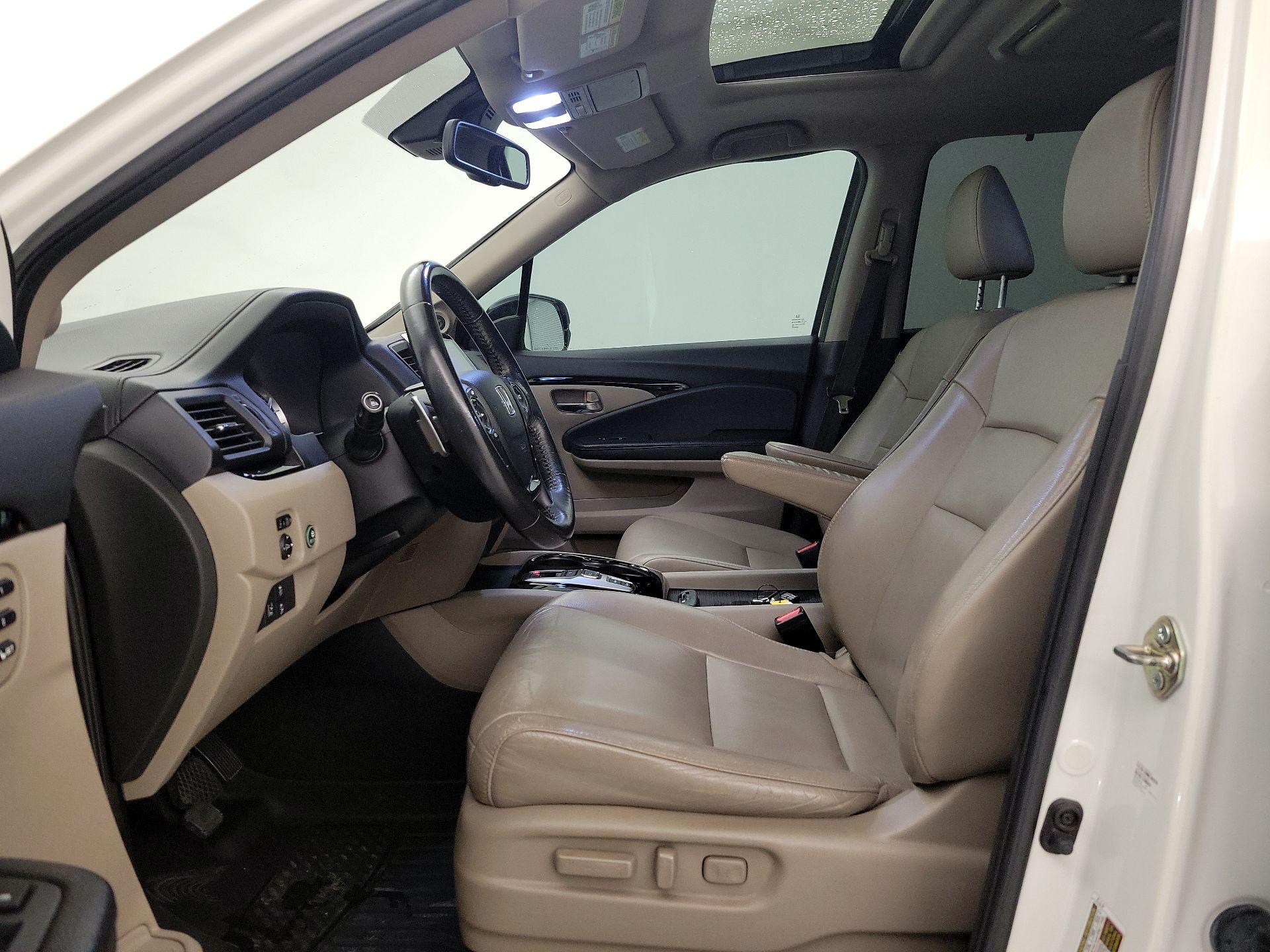 Thumbnail: 2016 Honda Pilot - 11