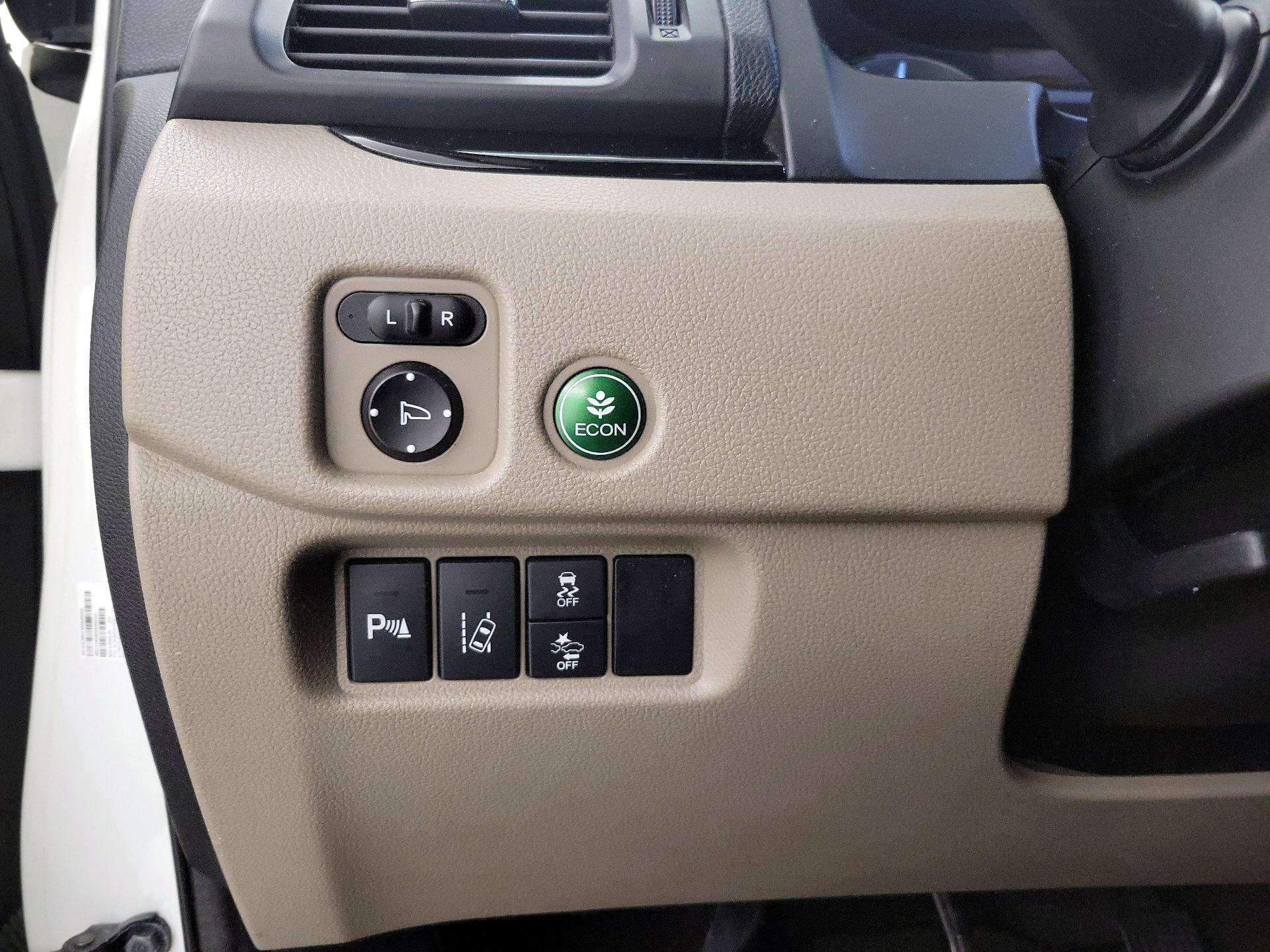 Thumbnail: 2016 Honda Pilot - 13