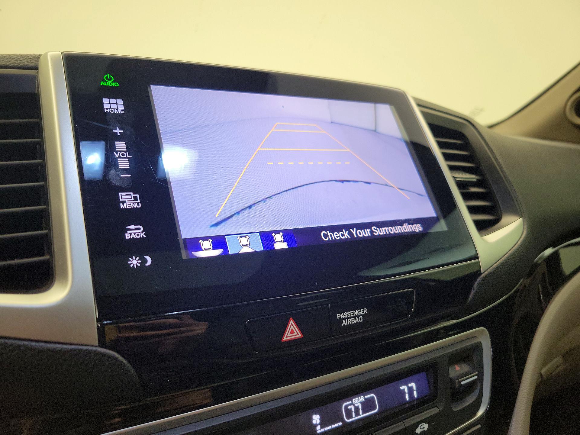 Thumbnail: 2016 Honda Pilot - 14