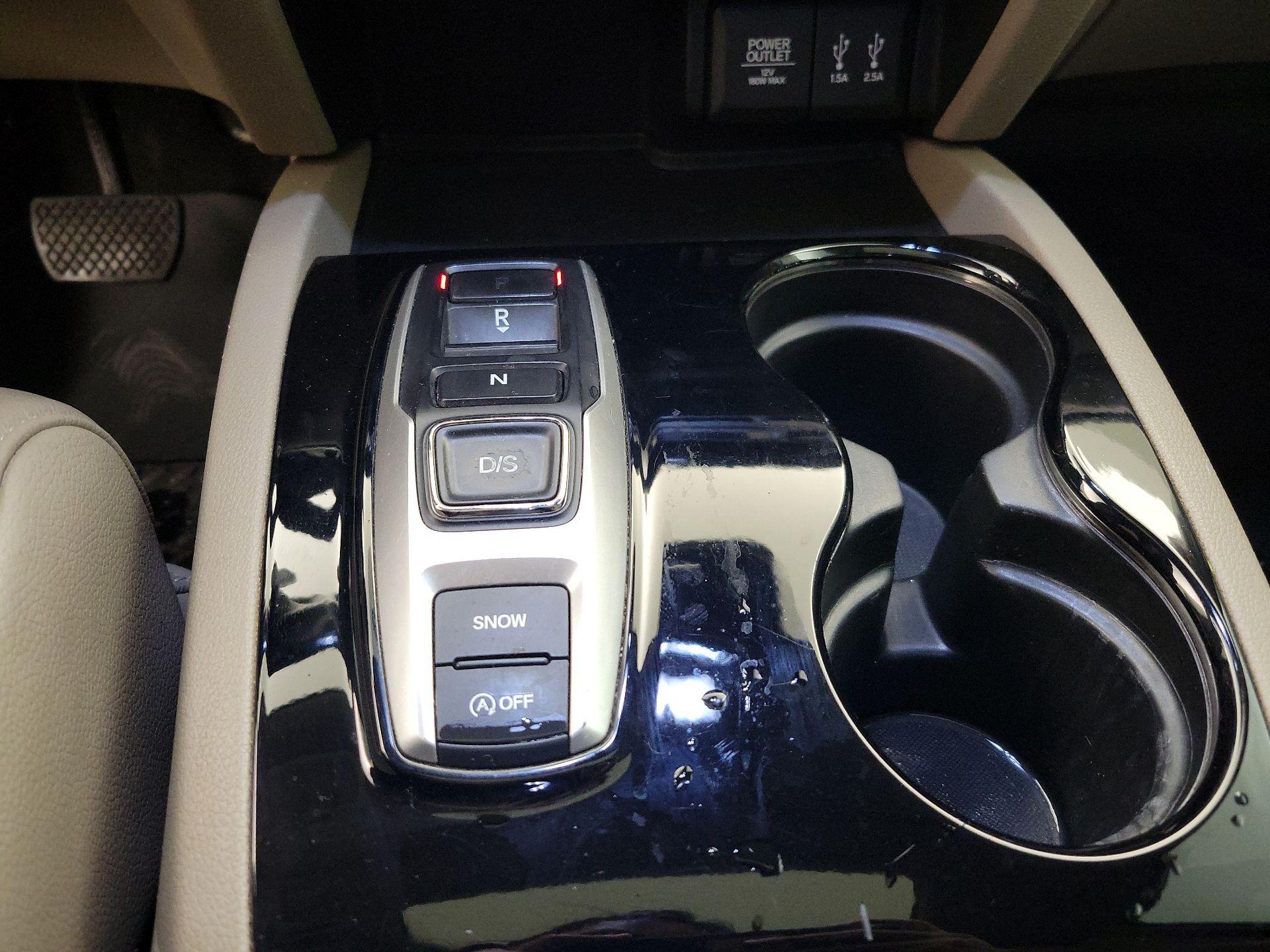 Thumbnail: 2016 Honda Pilot - 17