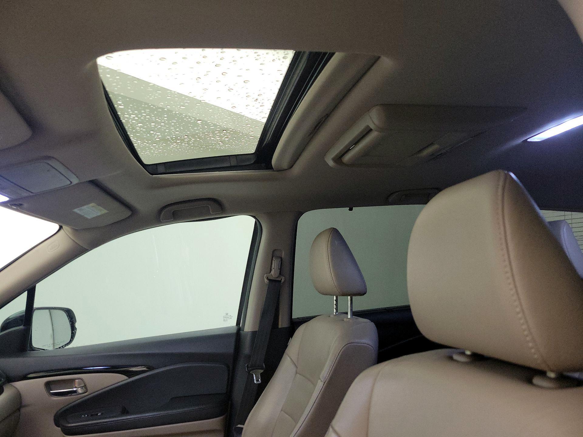 Thumbnail: 2016 Honda Pilot - 18