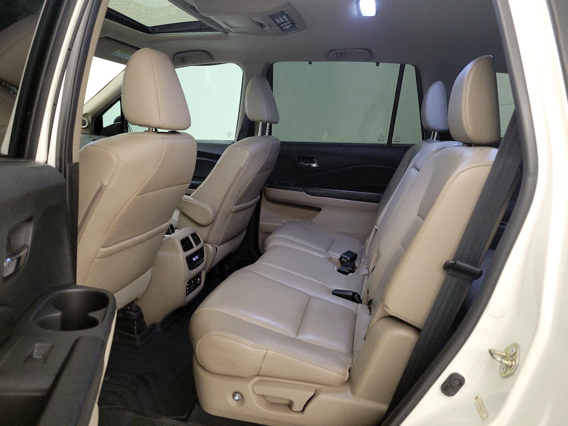 Thumbnail: 2016 Honda Pilot - 19