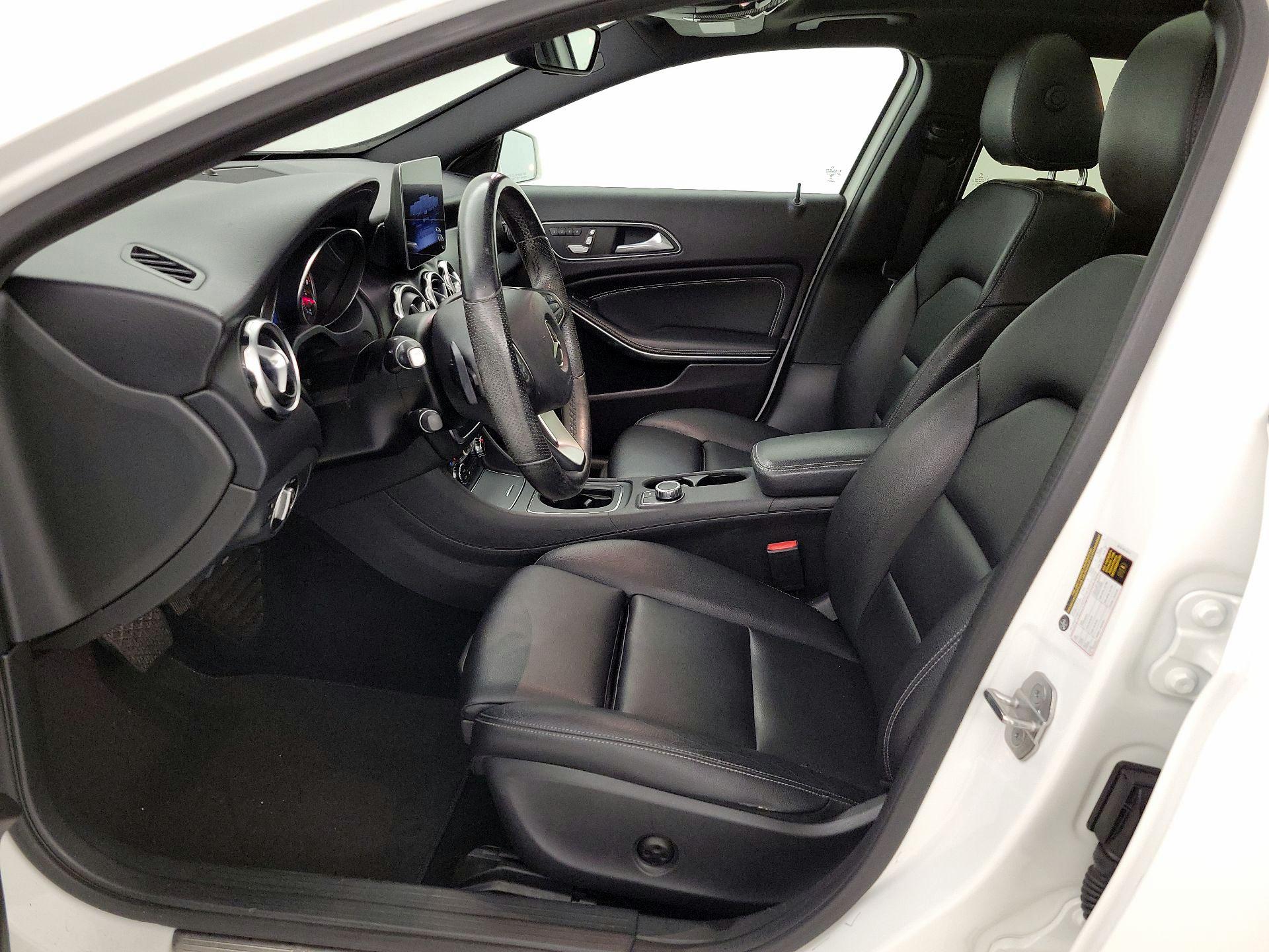 Thumbnail: 2019 Mercedes-Benz GLA - 11