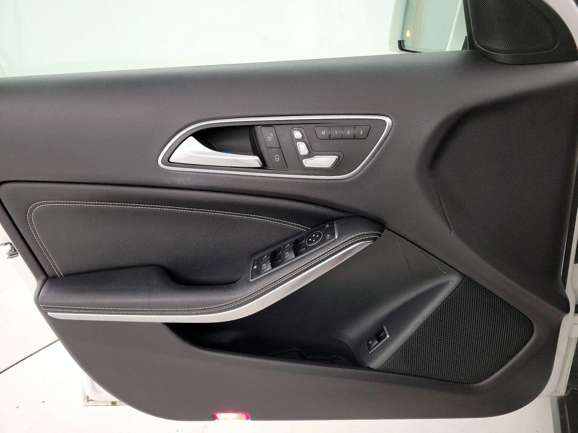 Thumbnail: 2019 Mercedes-Benz GLA - 12