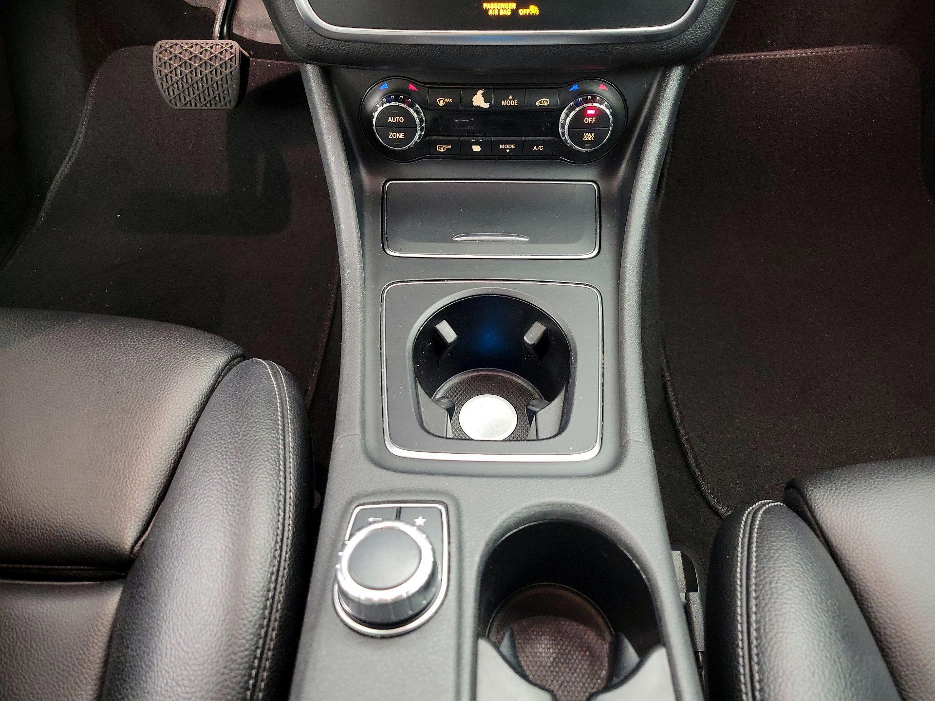 Thumbnail: 2019 Mercedes-Benz GLA - 17