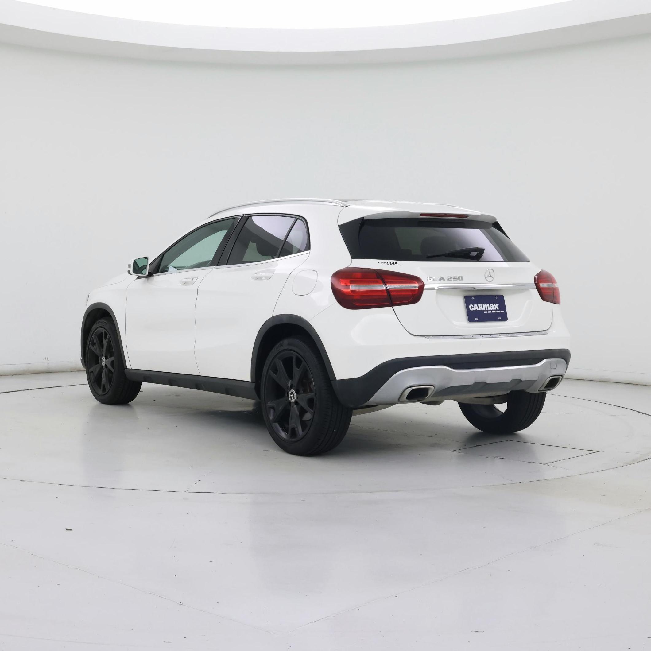 Thumbnail: 2019 Mercedes-Benz GLA - 2