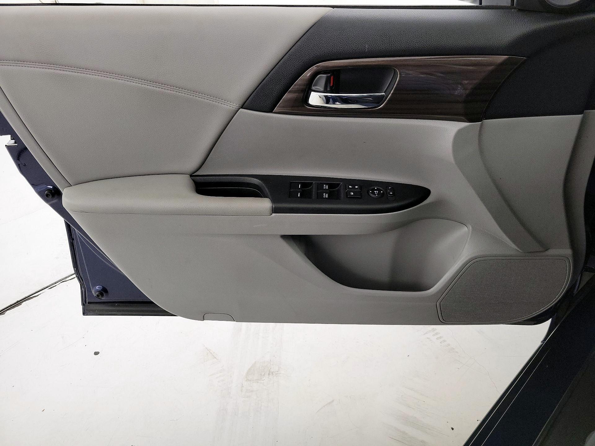 Thumbnail: 2016 Honda Accord - 12