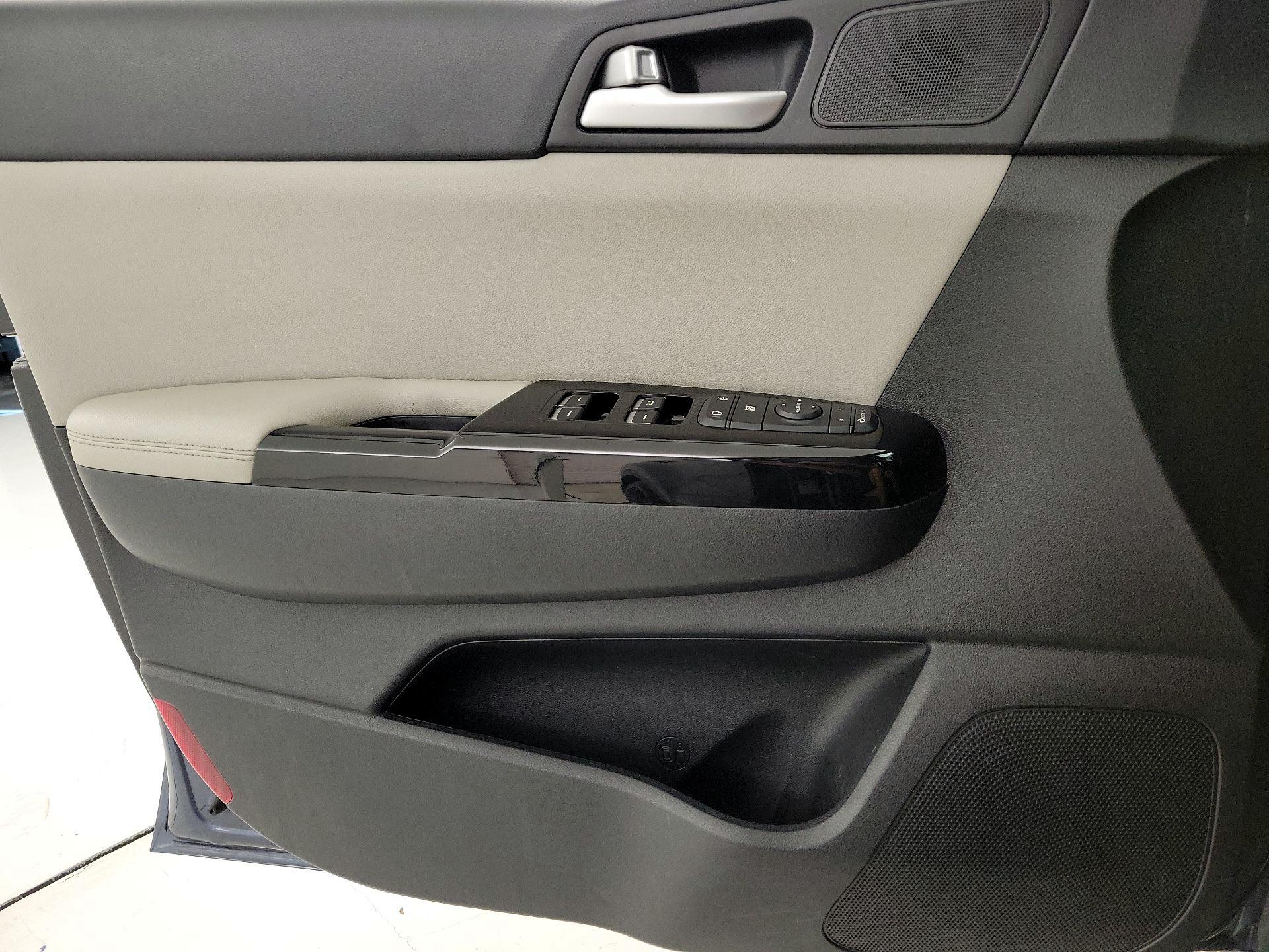 Thumbnail: 2018 Kia Sportage - 12