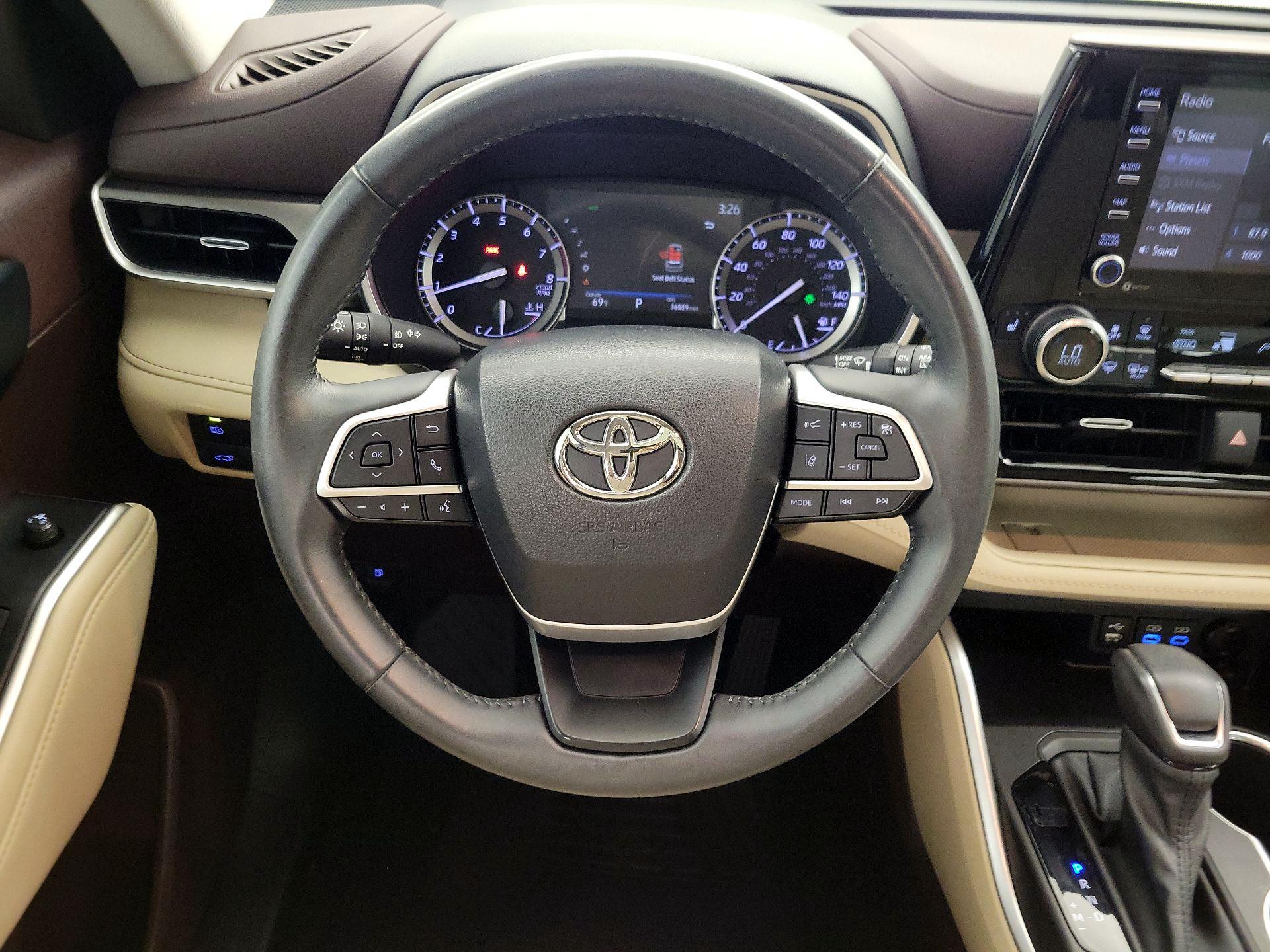 Thumbnail: 2022 Toyota Highlander - 10