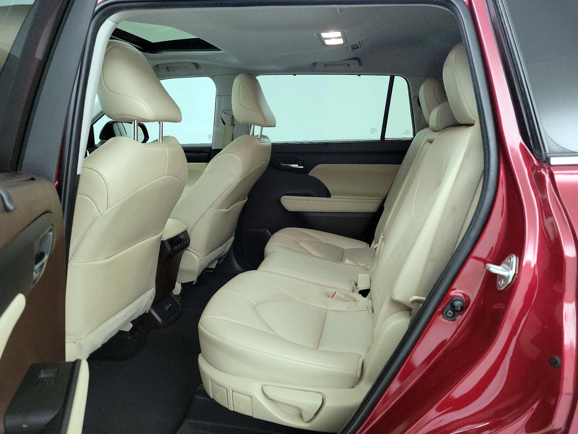 Thumbnail: 2022 Toyota Highlander - 19