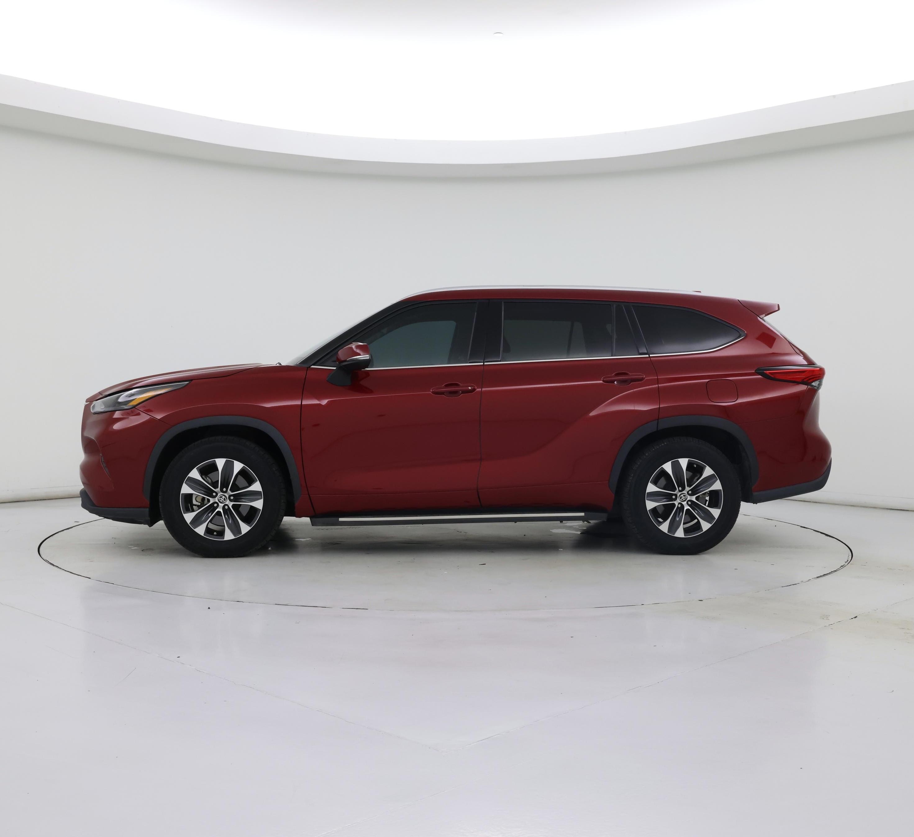 Thumbnail: 2022 Toyota Highlander - 3