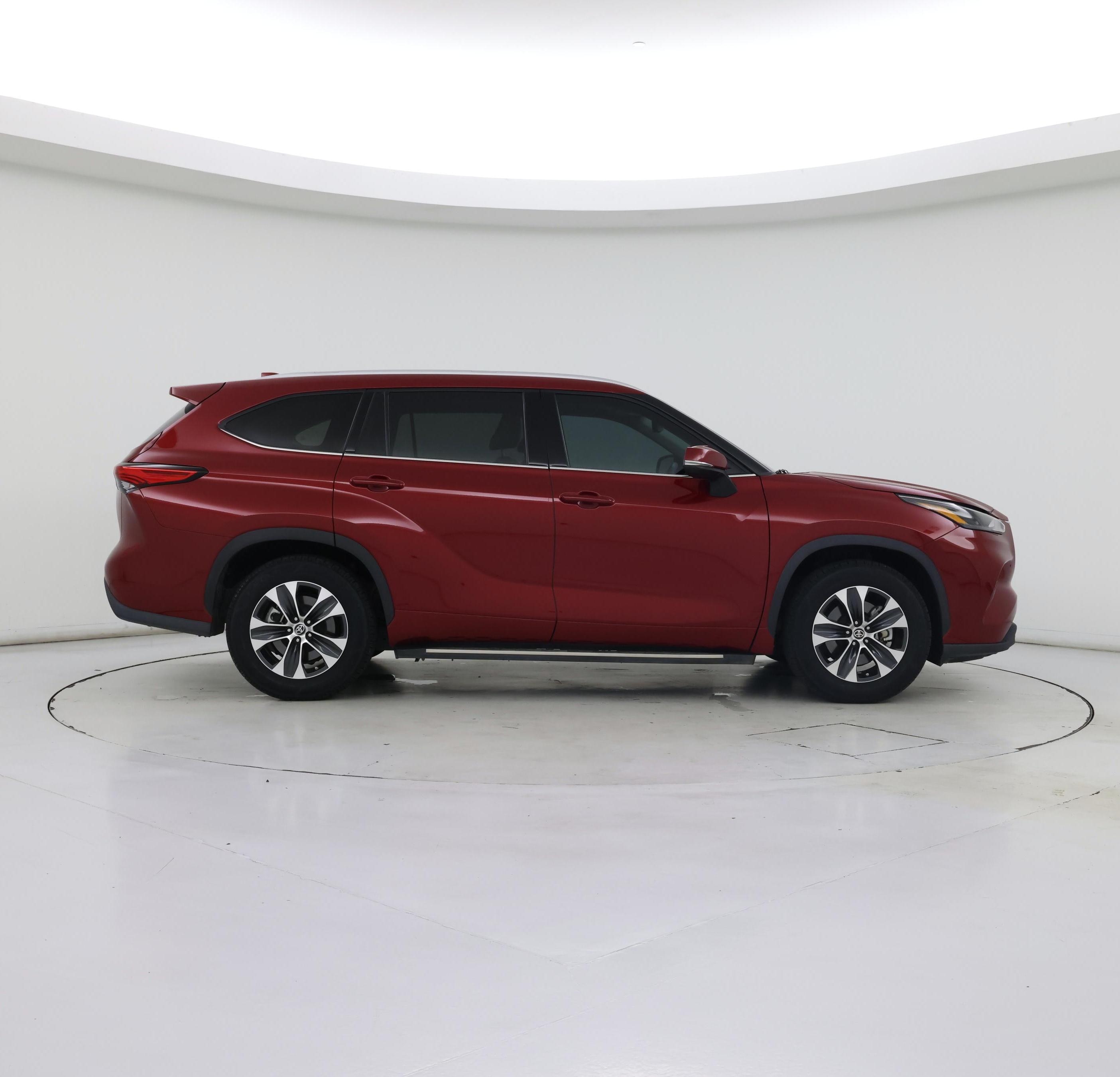 Thumbnail: 2022 Toyota Highlander - 7