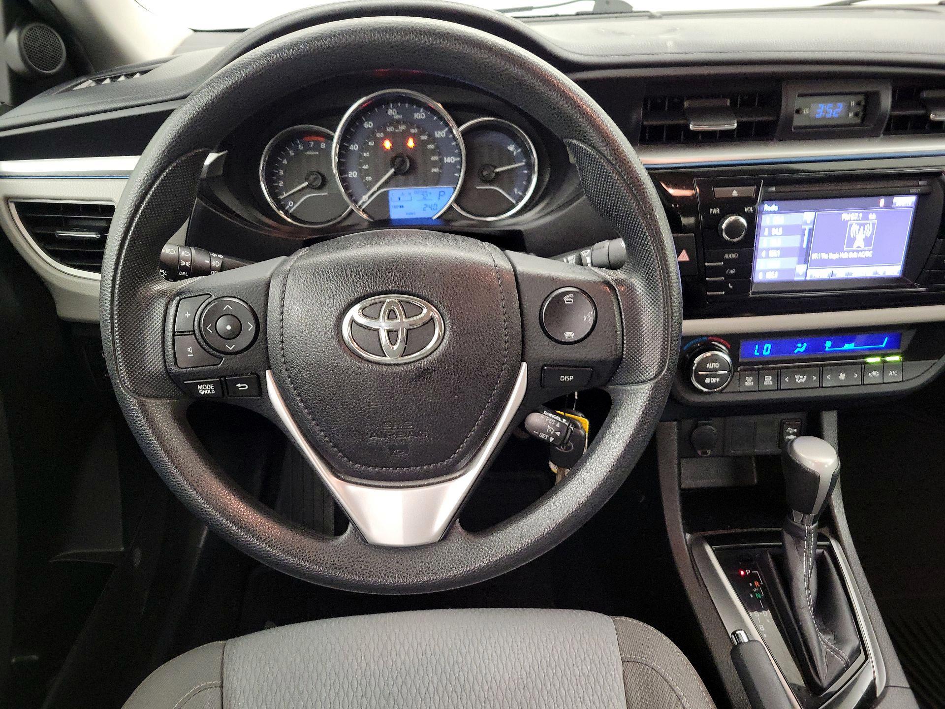 Thumbnail: 2016 Toyota Corolla - 10