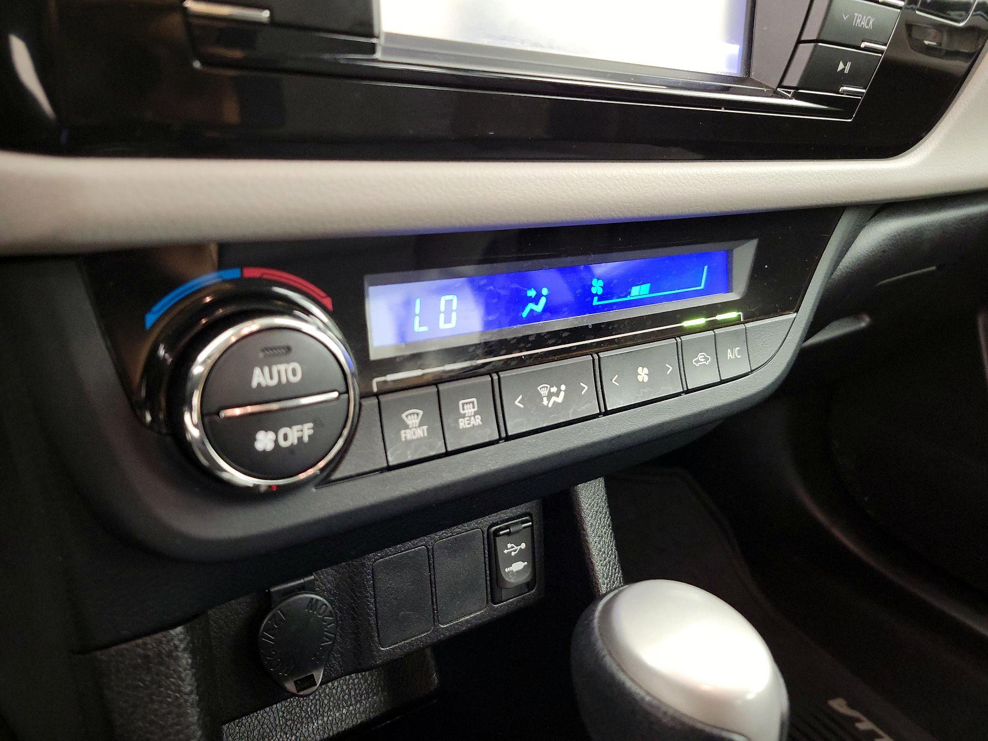 Thumbnail: 2016 Toyota Corolla - 16
