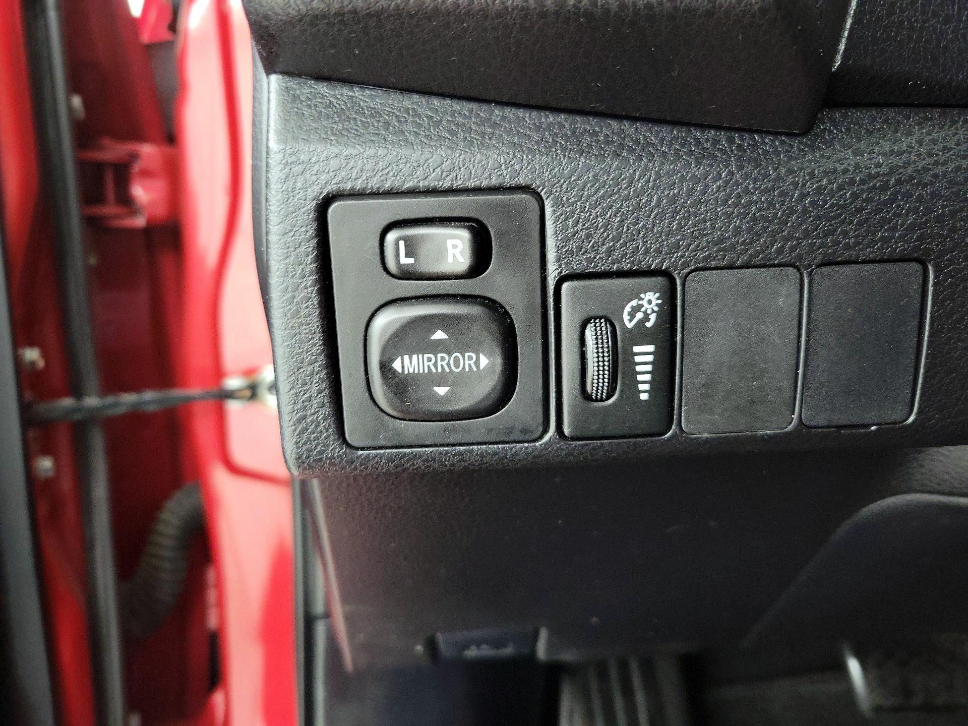 Thumbnail: 2014 Toyota Corolla - 13