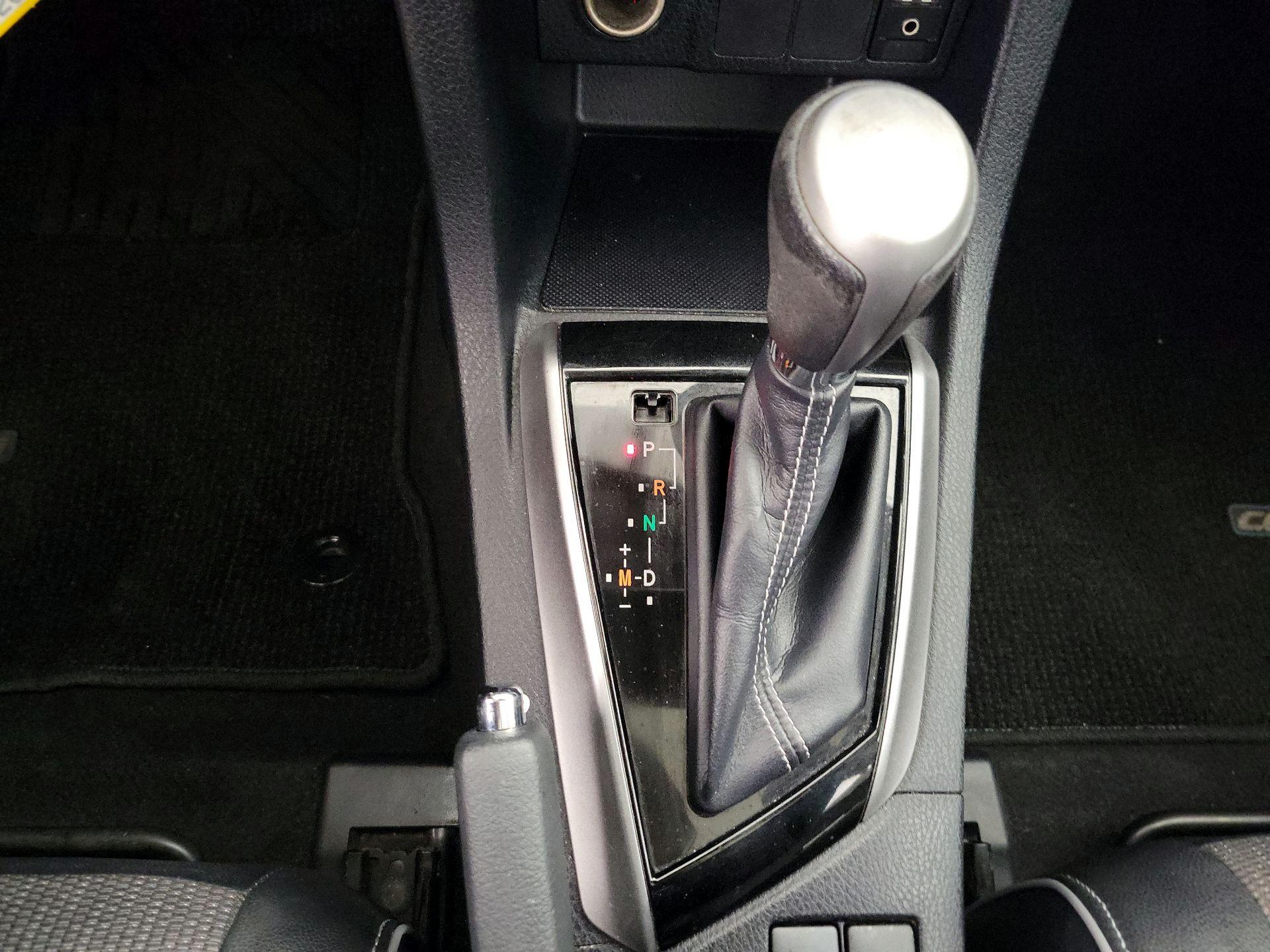 Thumbnail: 2014 Toyota Corolla - 17