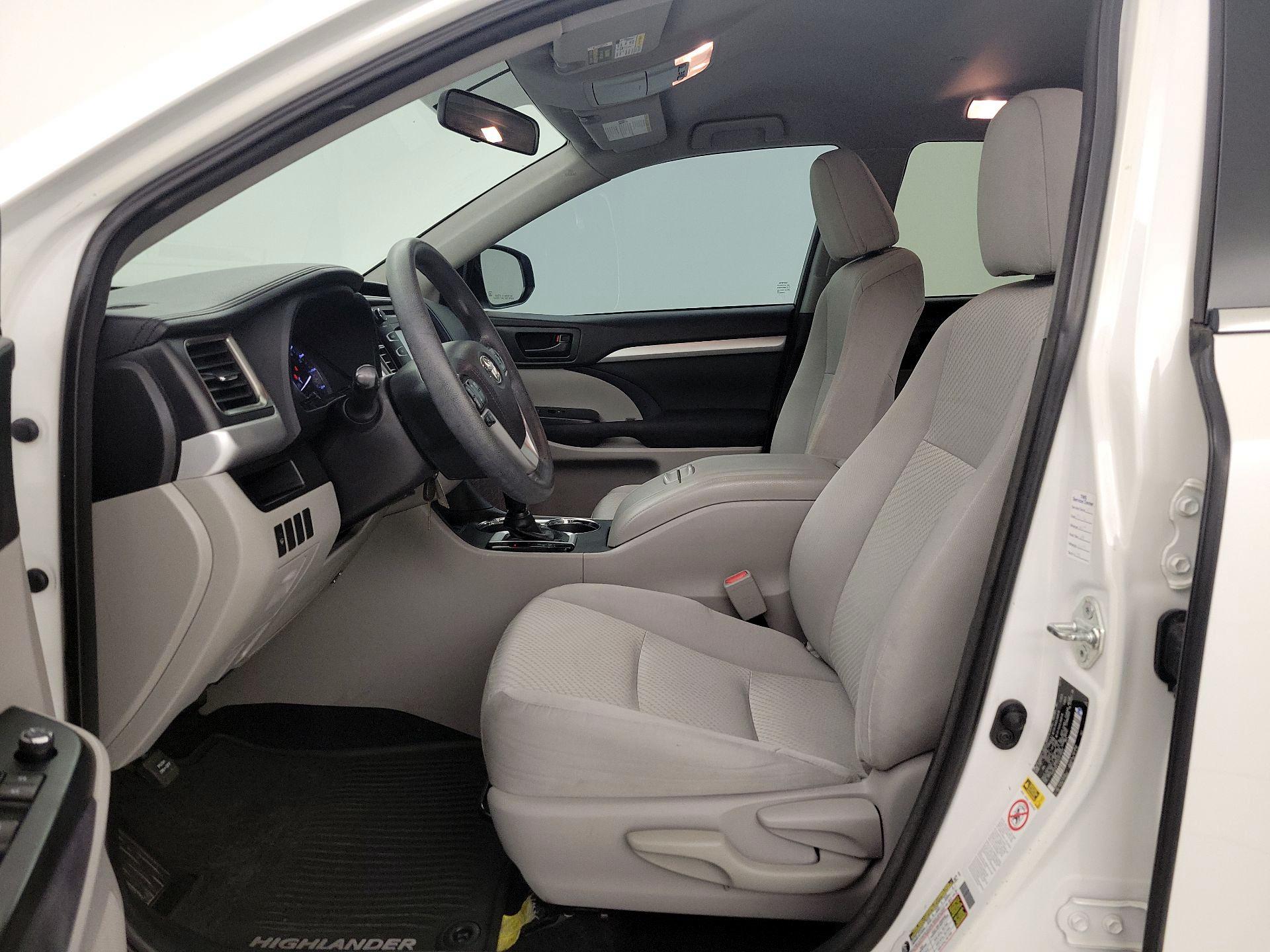 Thumbnail: 2016 Toyota Highlander - 11
