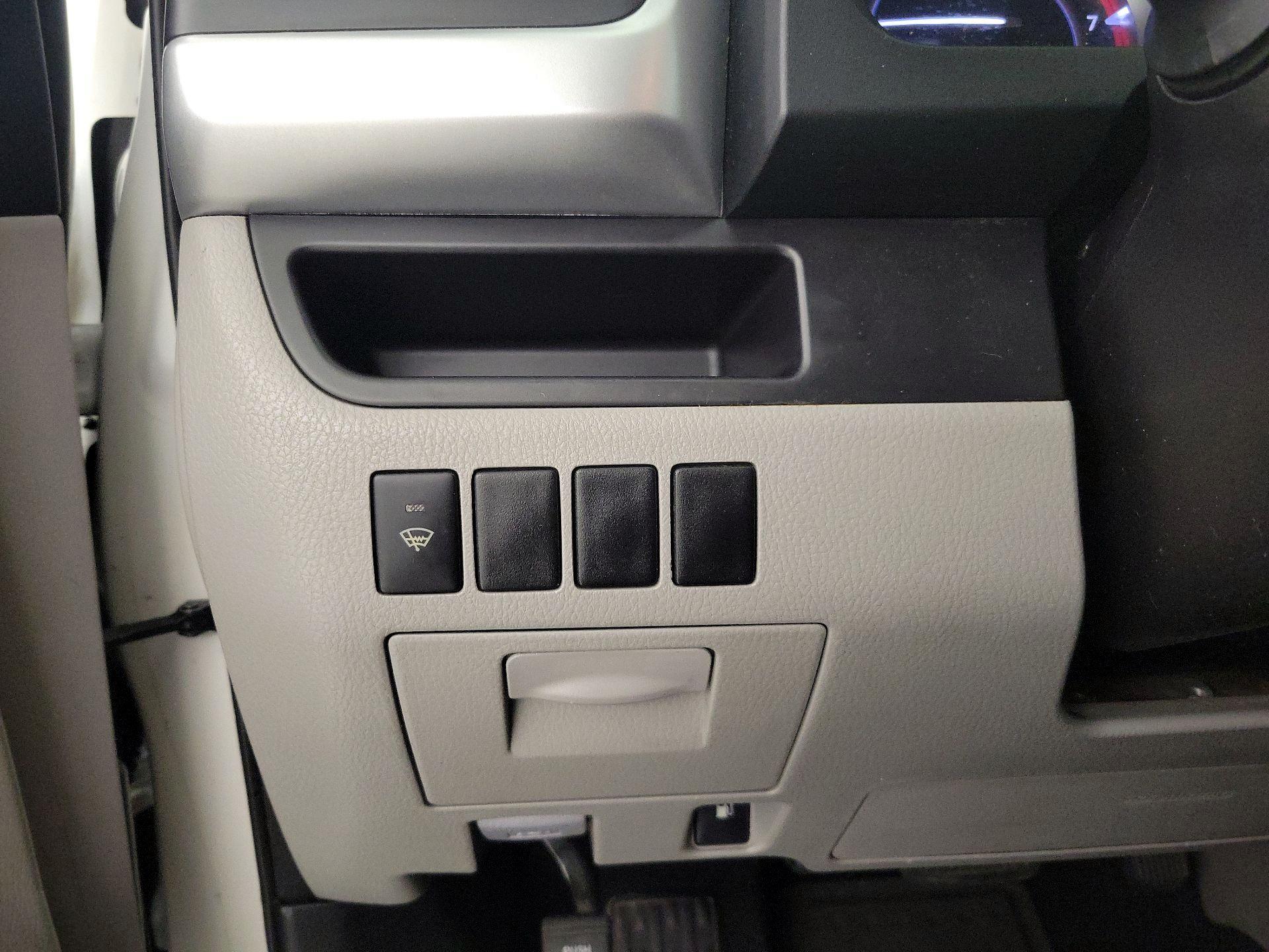 Thumbnail: 2016 Toyota Highlander - 13