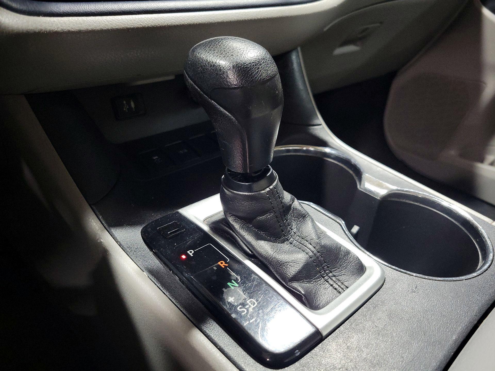 Thumbnail: 2016 Toyota Highlander - 17
