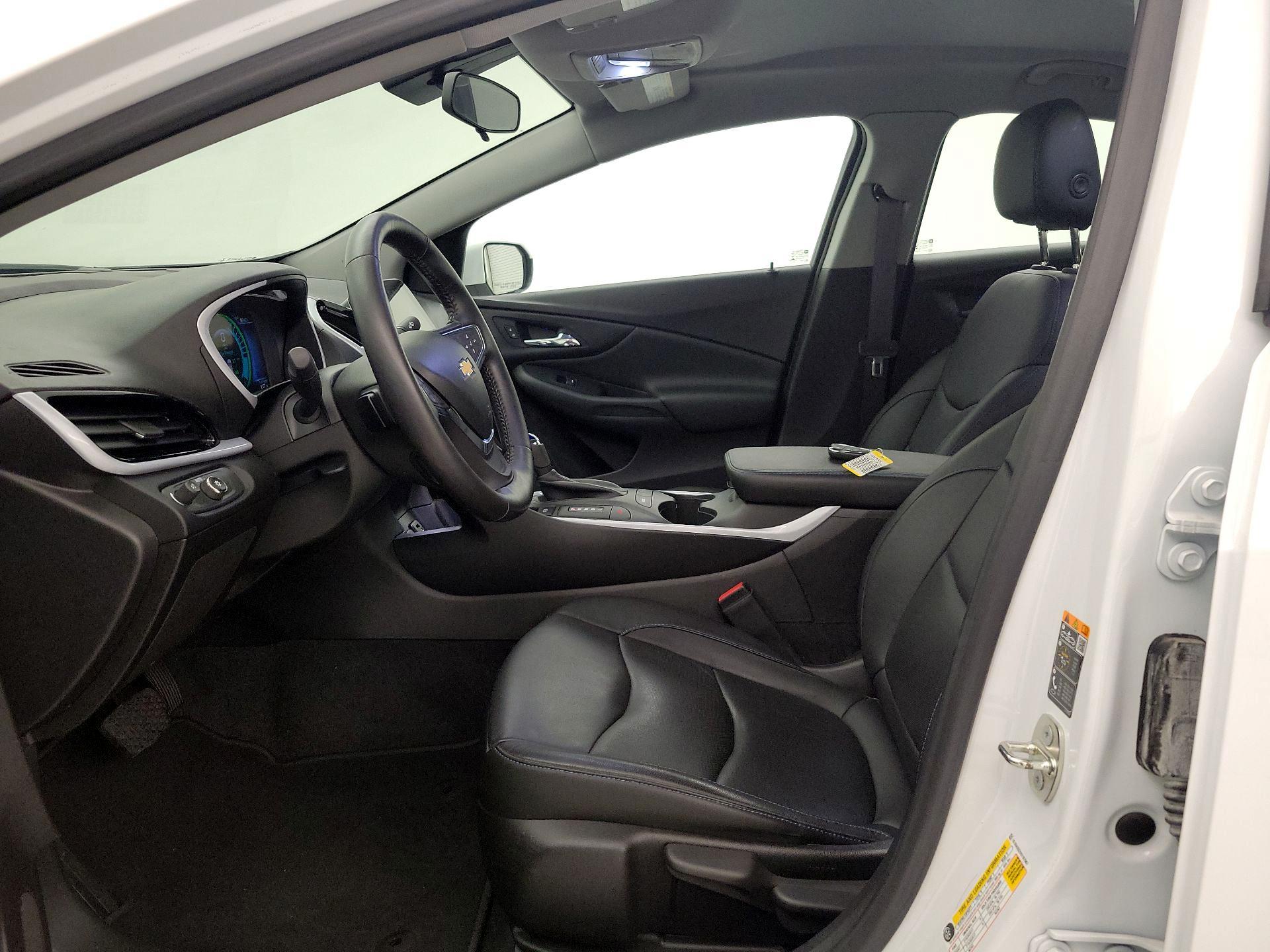Thumbnail: 2017 Chevrolet Volt - 11