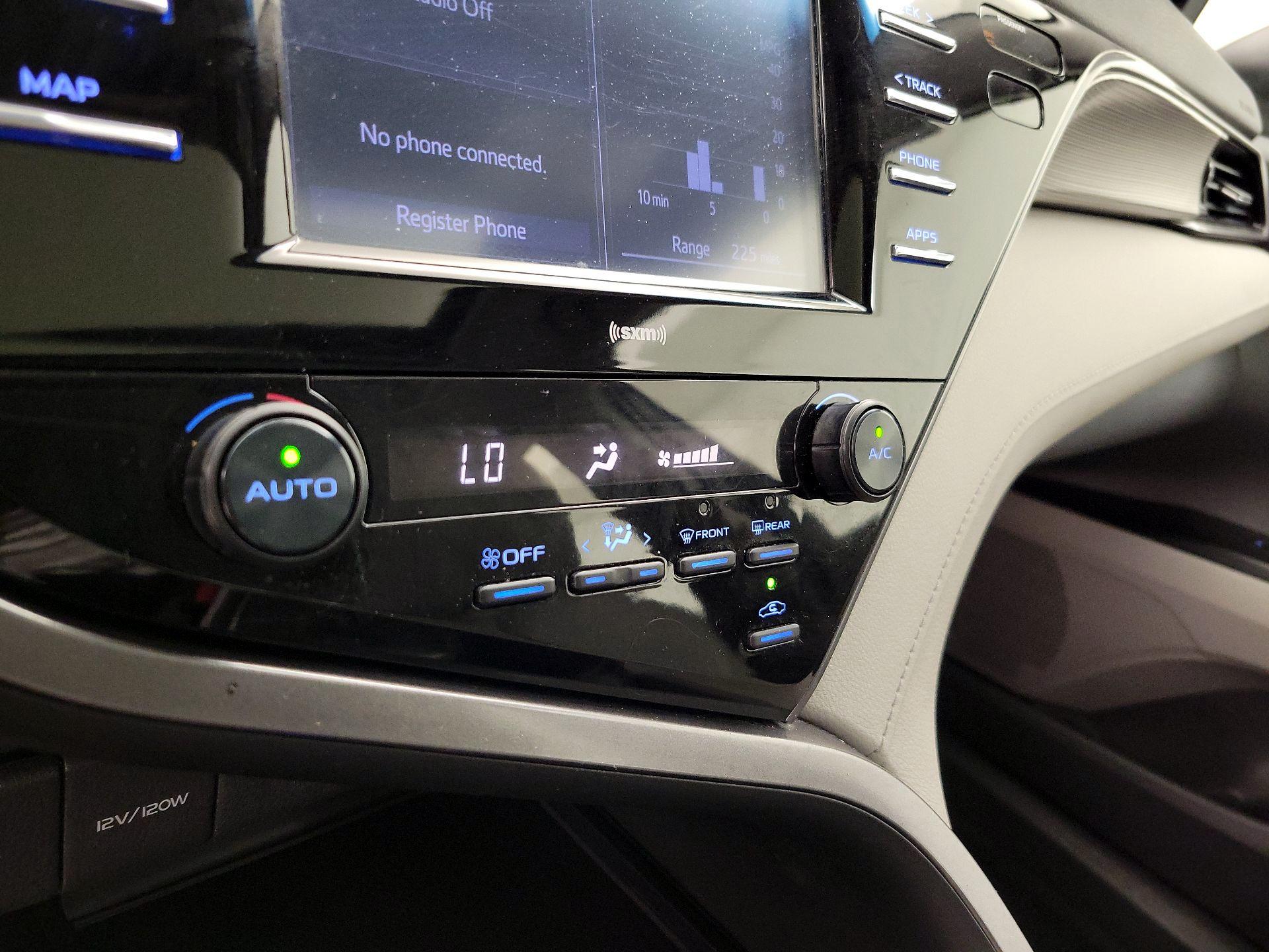 Thumbnail: 2020 Toyota Camry - 16