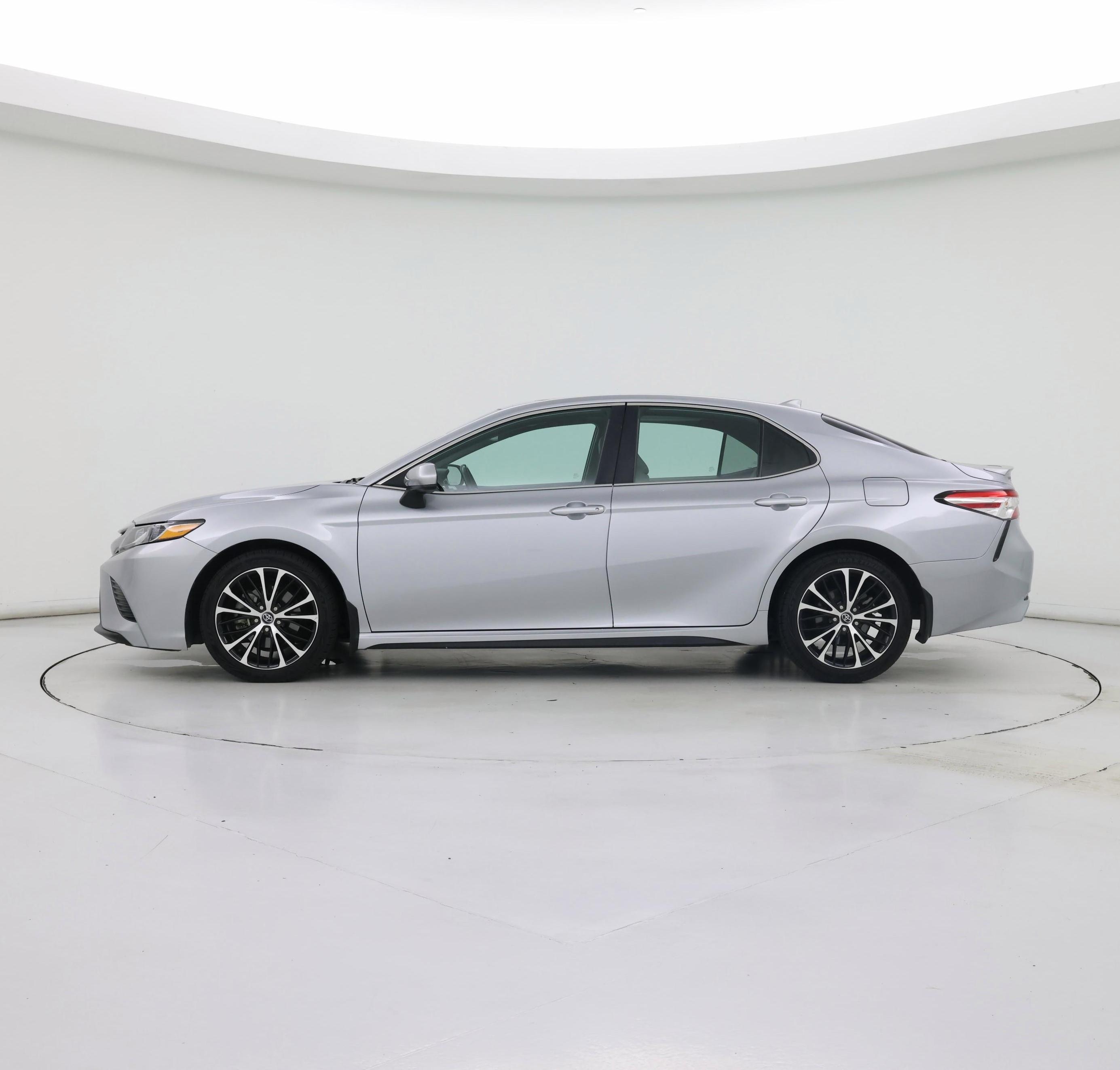 Thumbnail: 2020 Toyota Camry - 3