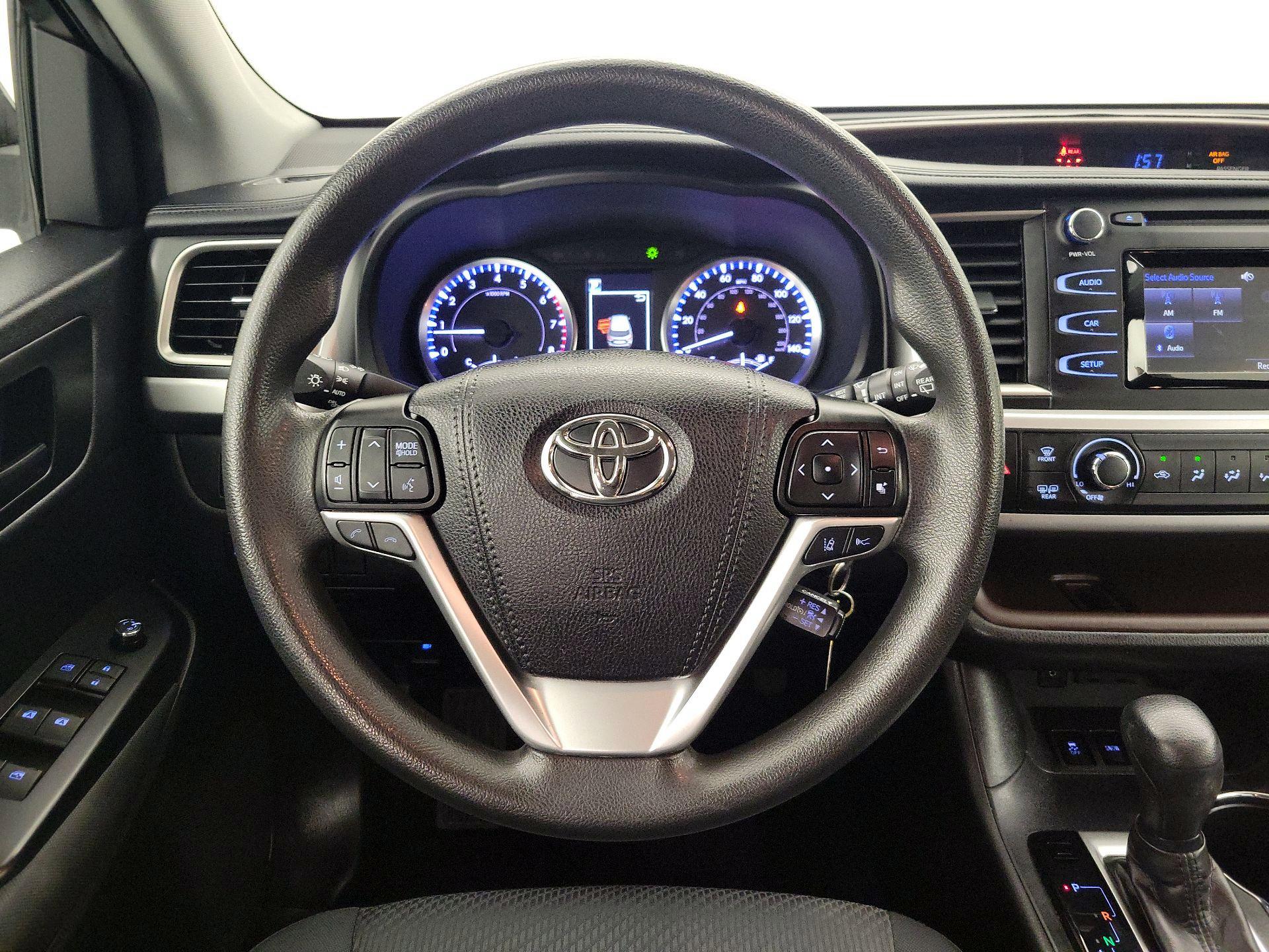 Thumbnail: 2019 Toyota Highlander - 10